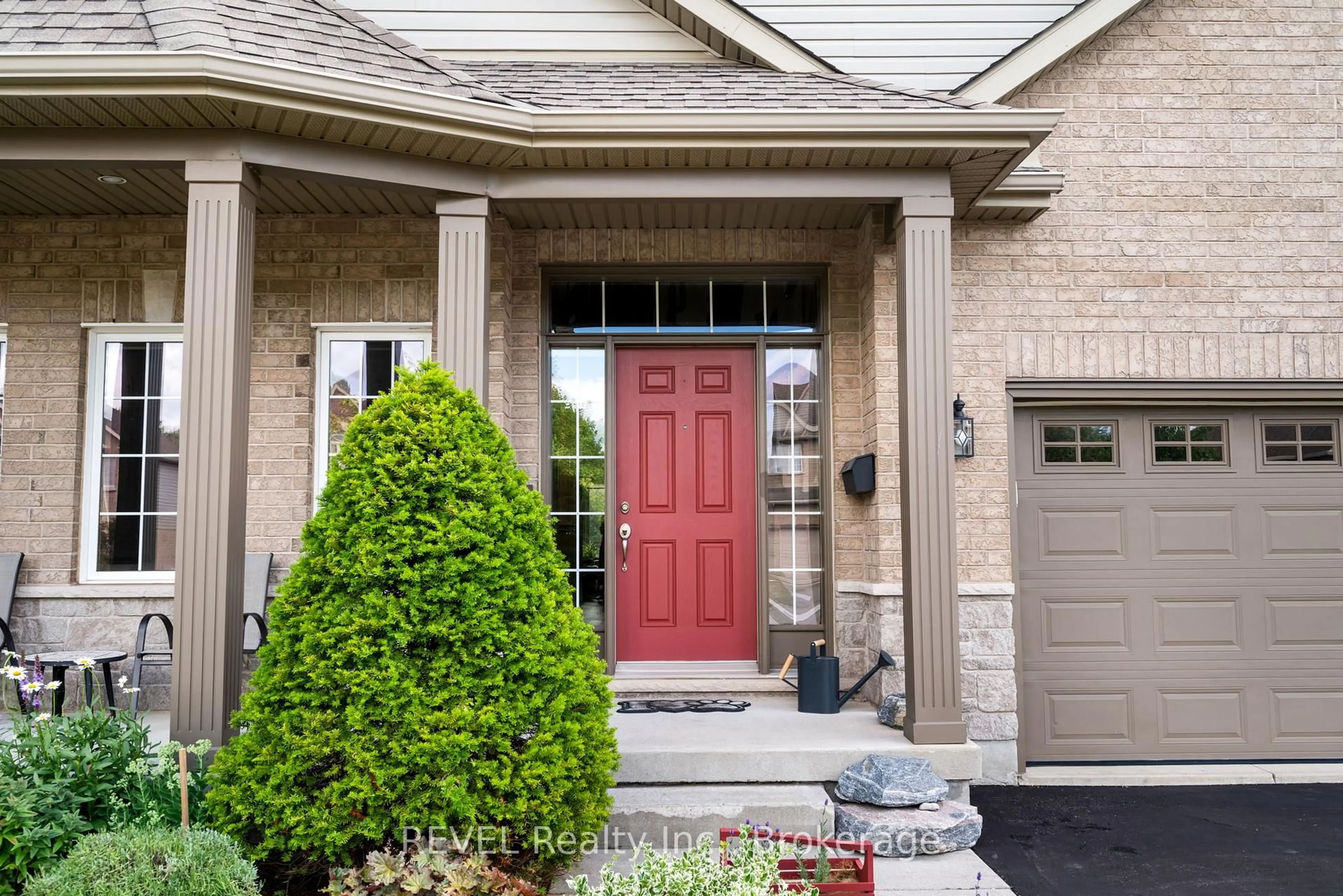 Home with brick exterior material, street for 490 Carrie Ave, Fort Erie Ontario L0S 1N0