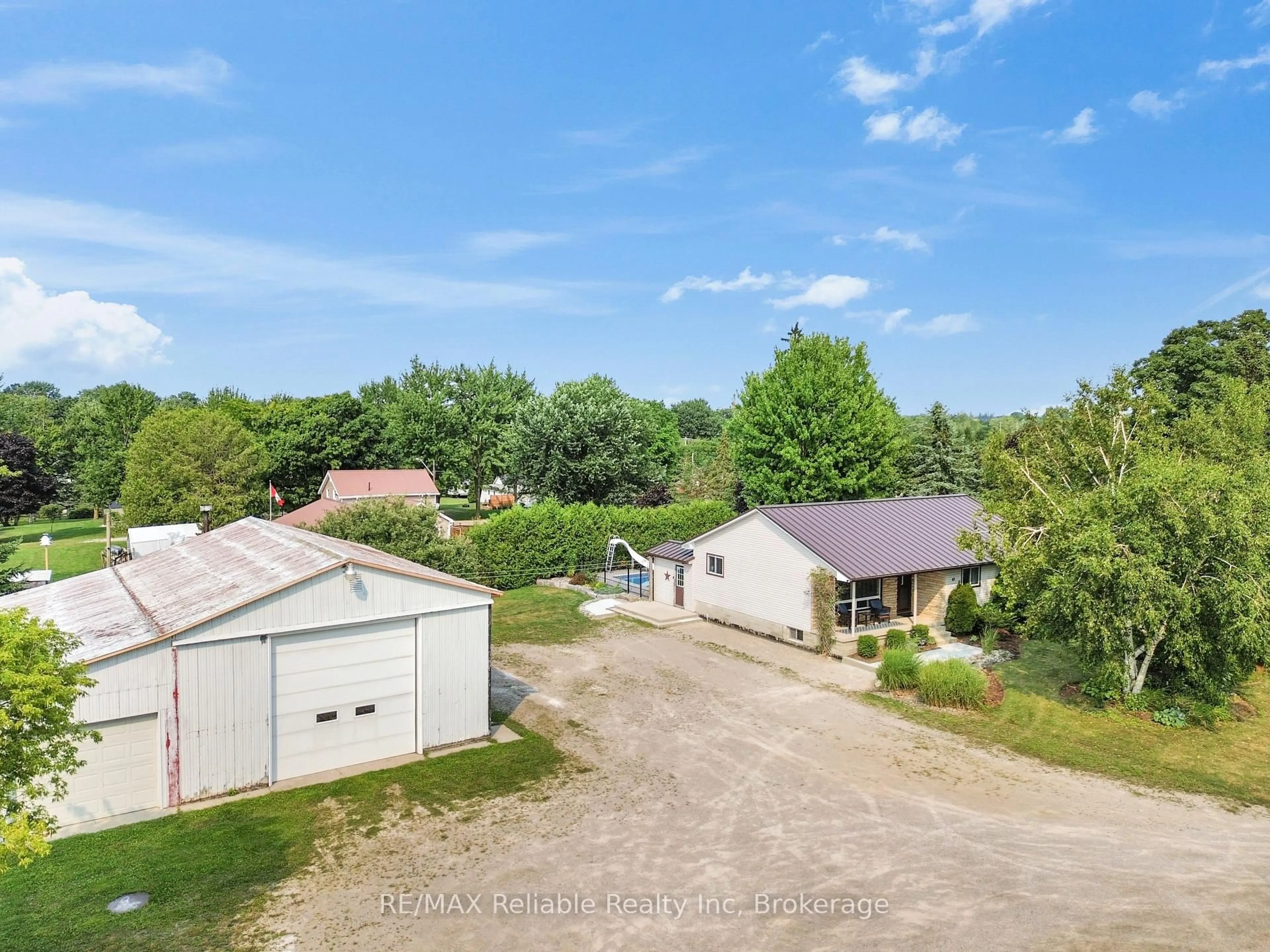 A pic from outside/outdoor area/front of a property/back of a property/a pic from drone, street for 43 Second St, Huron East Ontario N0K 1G0