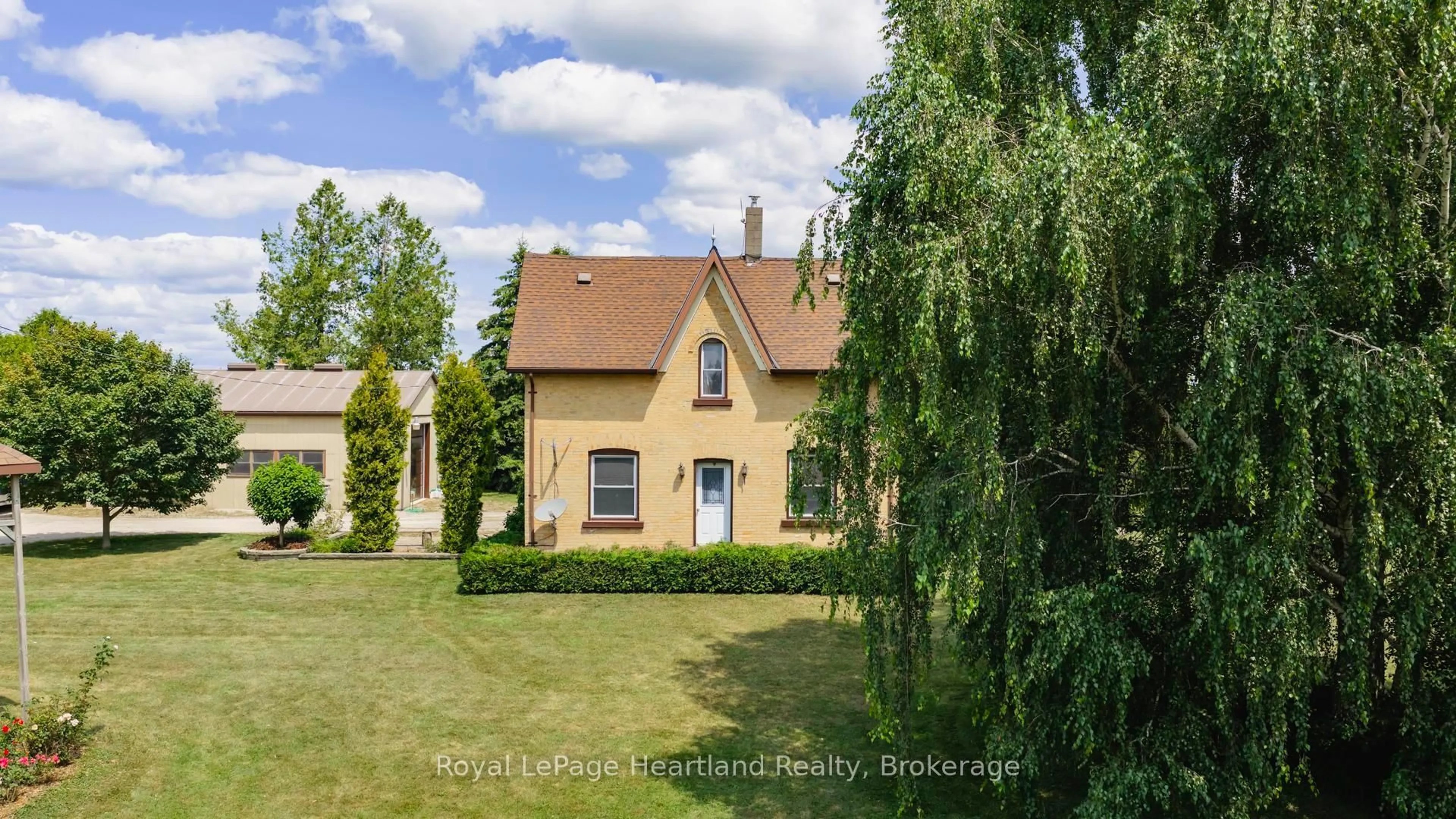 A pic from outside/outdoor area/front of a property/back of a property/a pic from drone, street for 40158 Cranbrook Rd, Morris Turnberry Ontario N0G 1H0