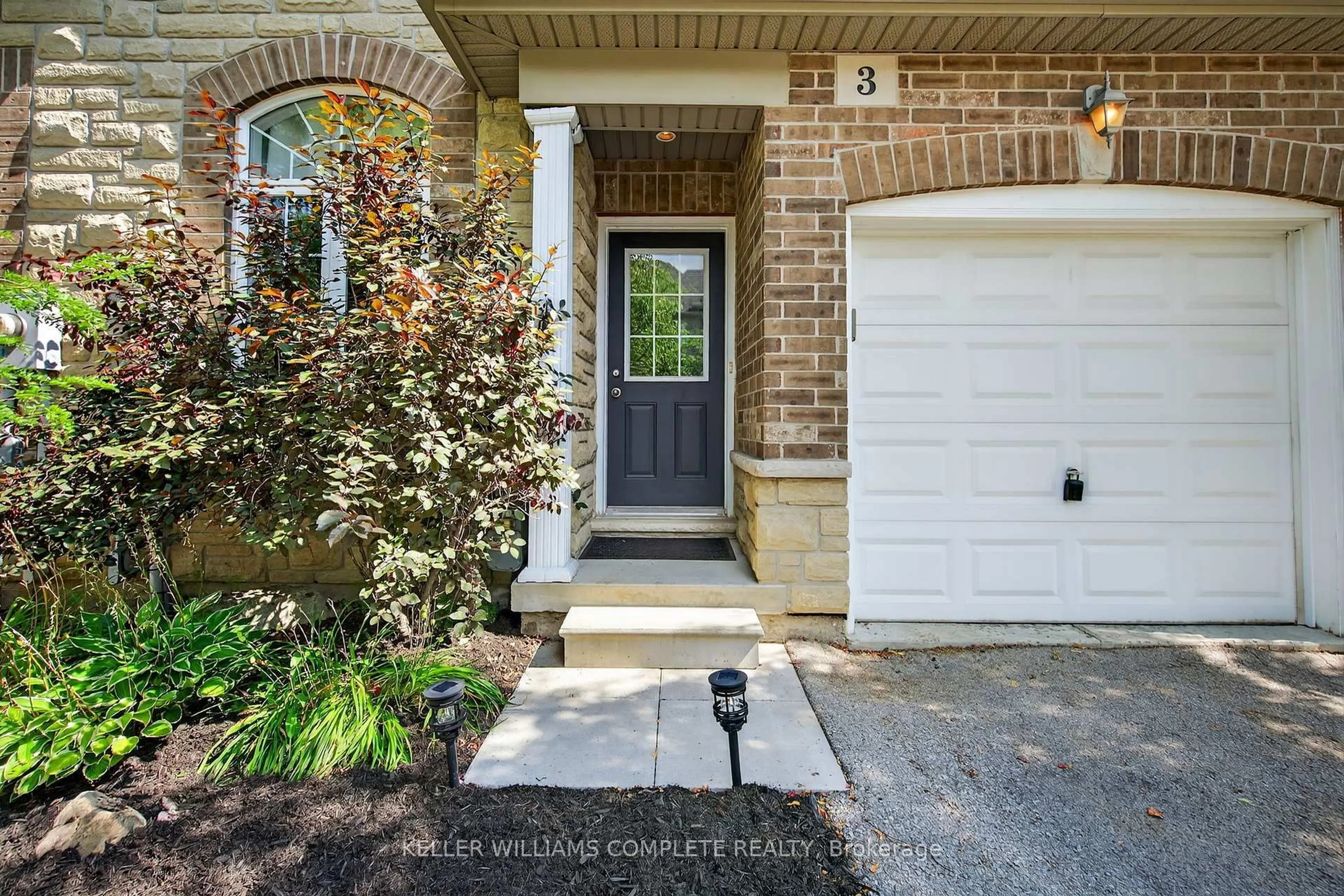 Unknown for 21 Atessa Dr #3, Hamilton Ontario L9B 1B9