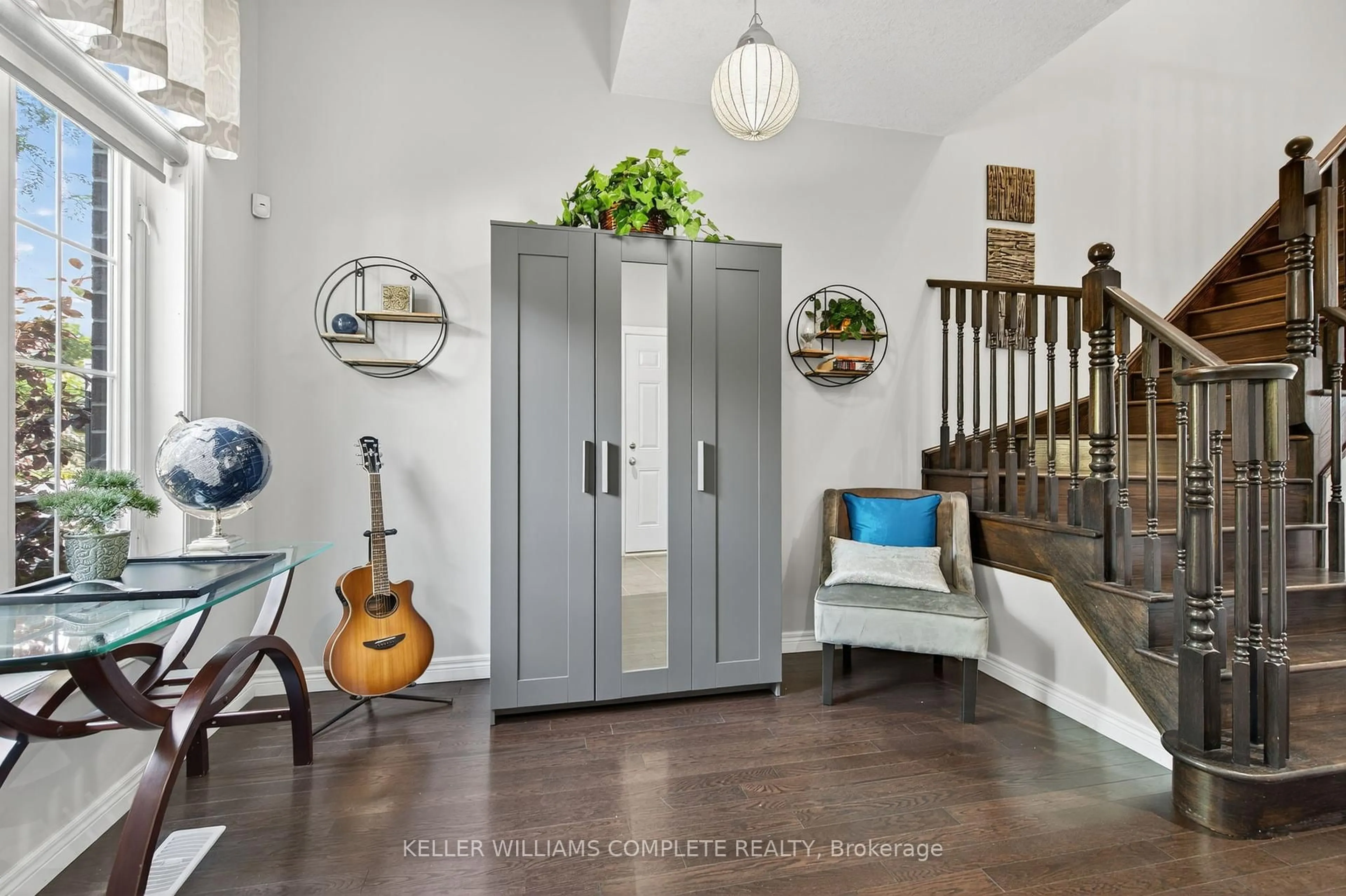 Indoor entryway for 21 Atessa Dr #3, Hamilton Ontario L9B 1B9