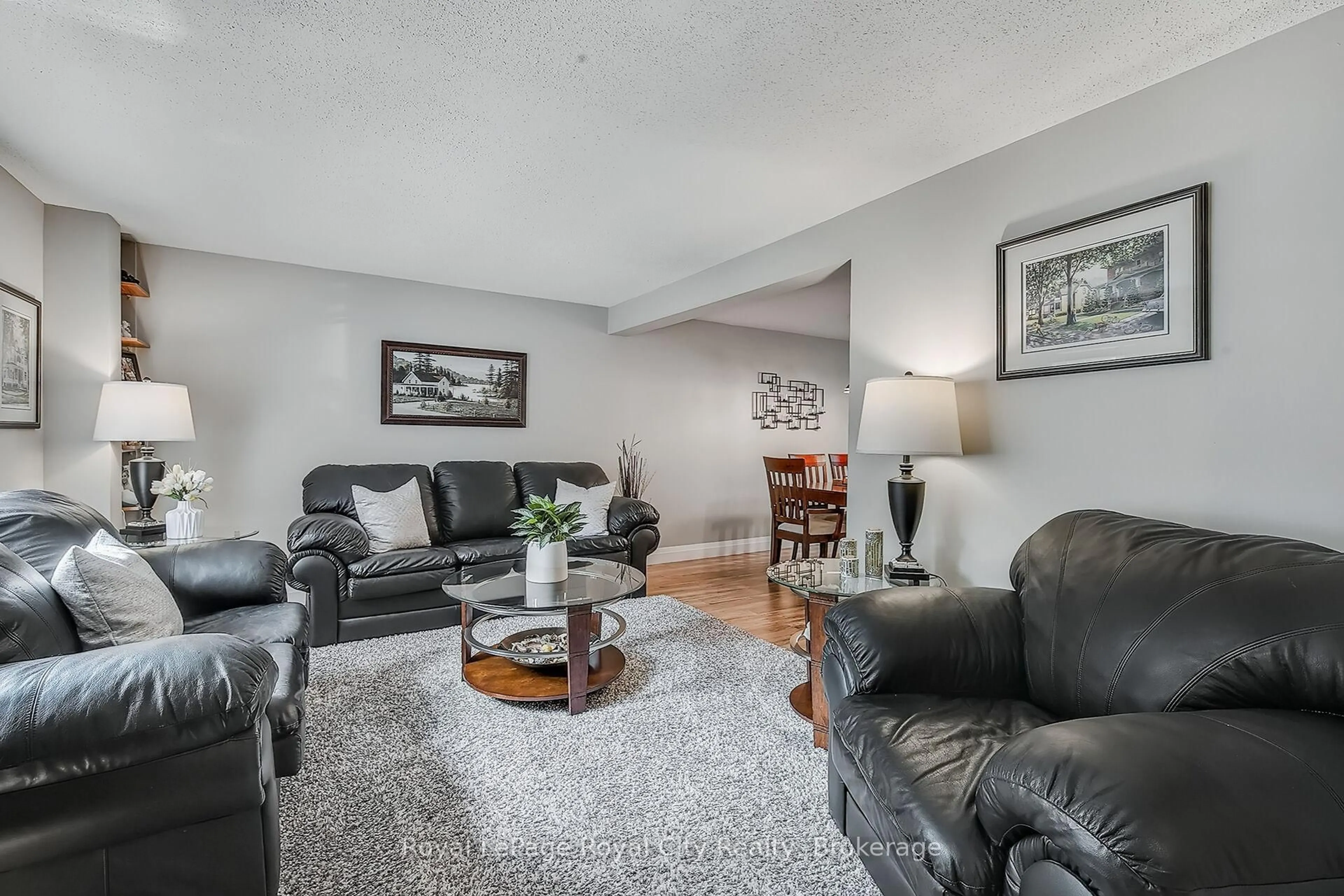 Living room with furniture, unknown for 30 Springdale Blvd, Guelph Ontario N1H 6X5
