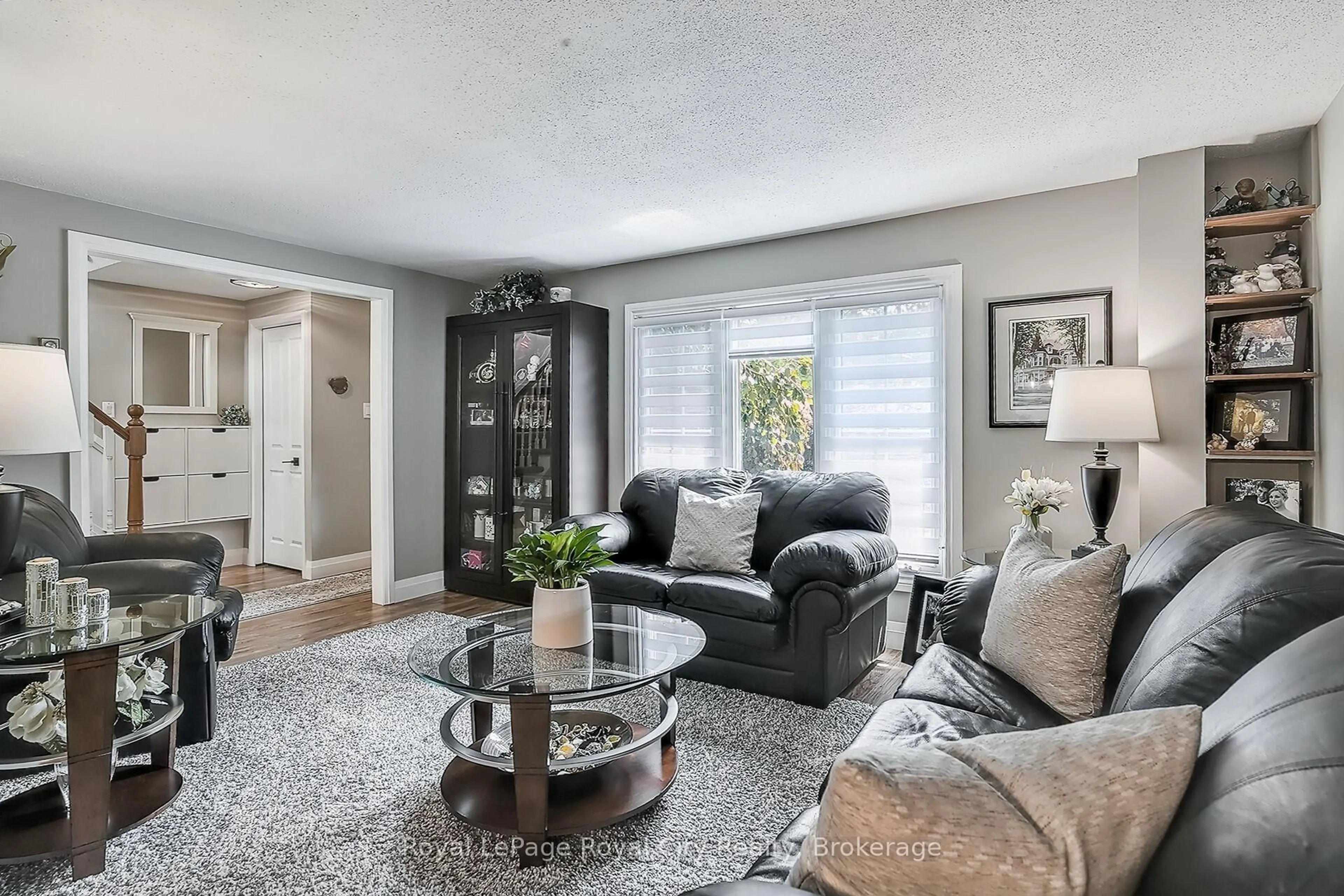 Living room with furniture, unknown for 30 Springdale Blvd, Guelph Ontario N1H 6X5