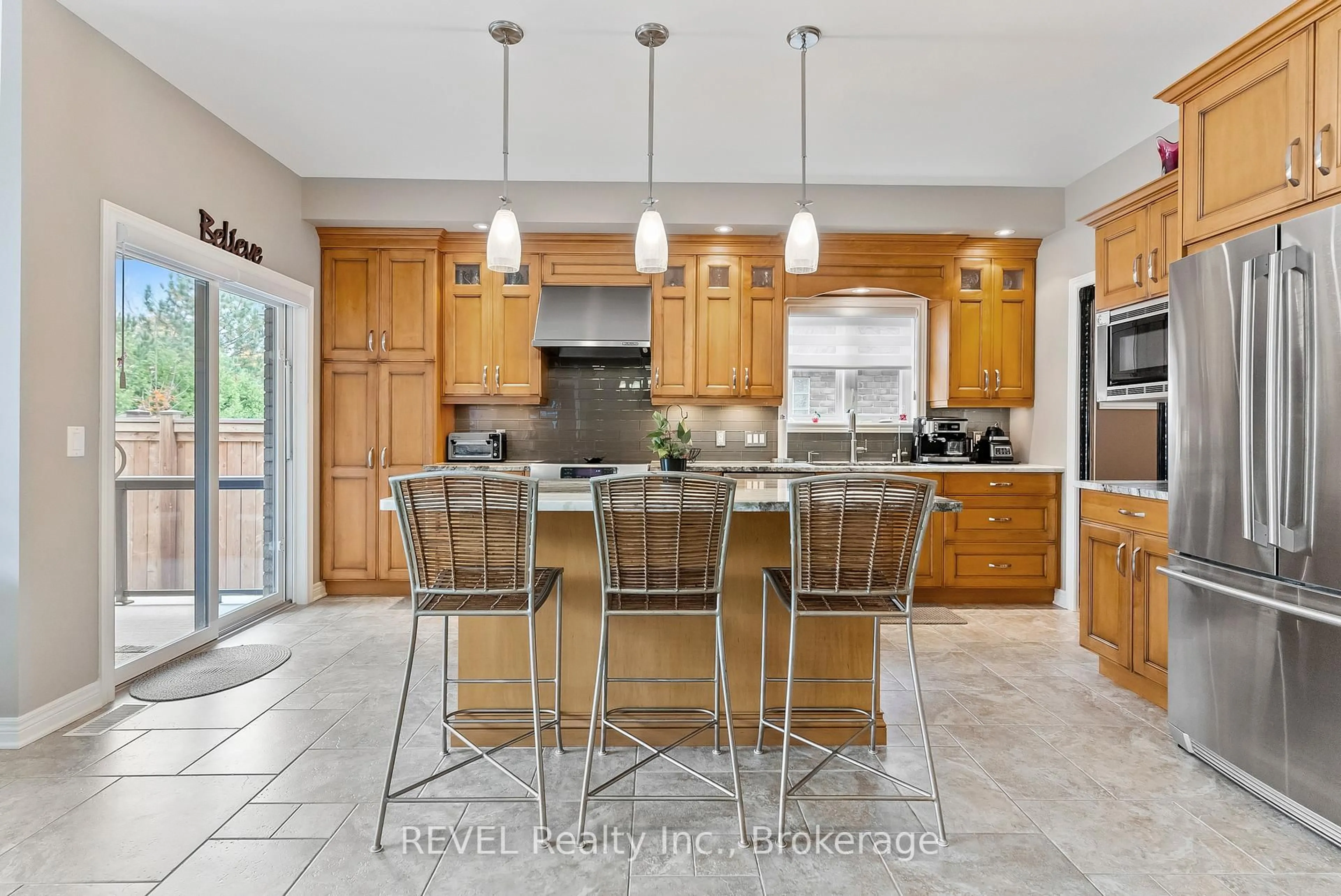 Open concept kitchen, ceramic/tile floor for 4 TULIP TREE Rd, Niagara-on-the-Lake Ontario L0S 1J0