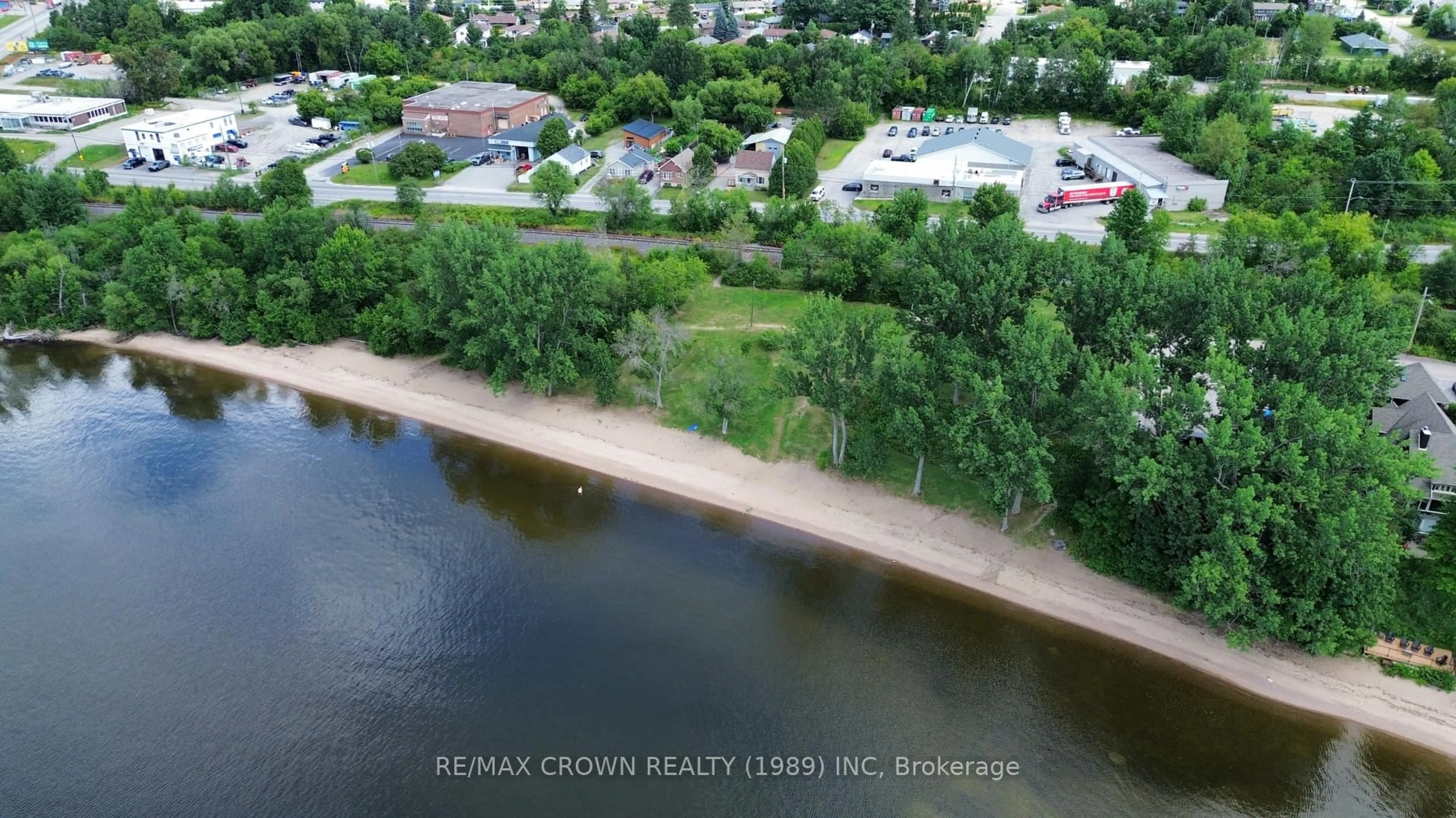 A pic from outside/outdoor area/front of a property/back of a property/a pic from drone, water/lake/river/ocean view for 1370 Gorman St, North Bay Ontario P1B 2Y4