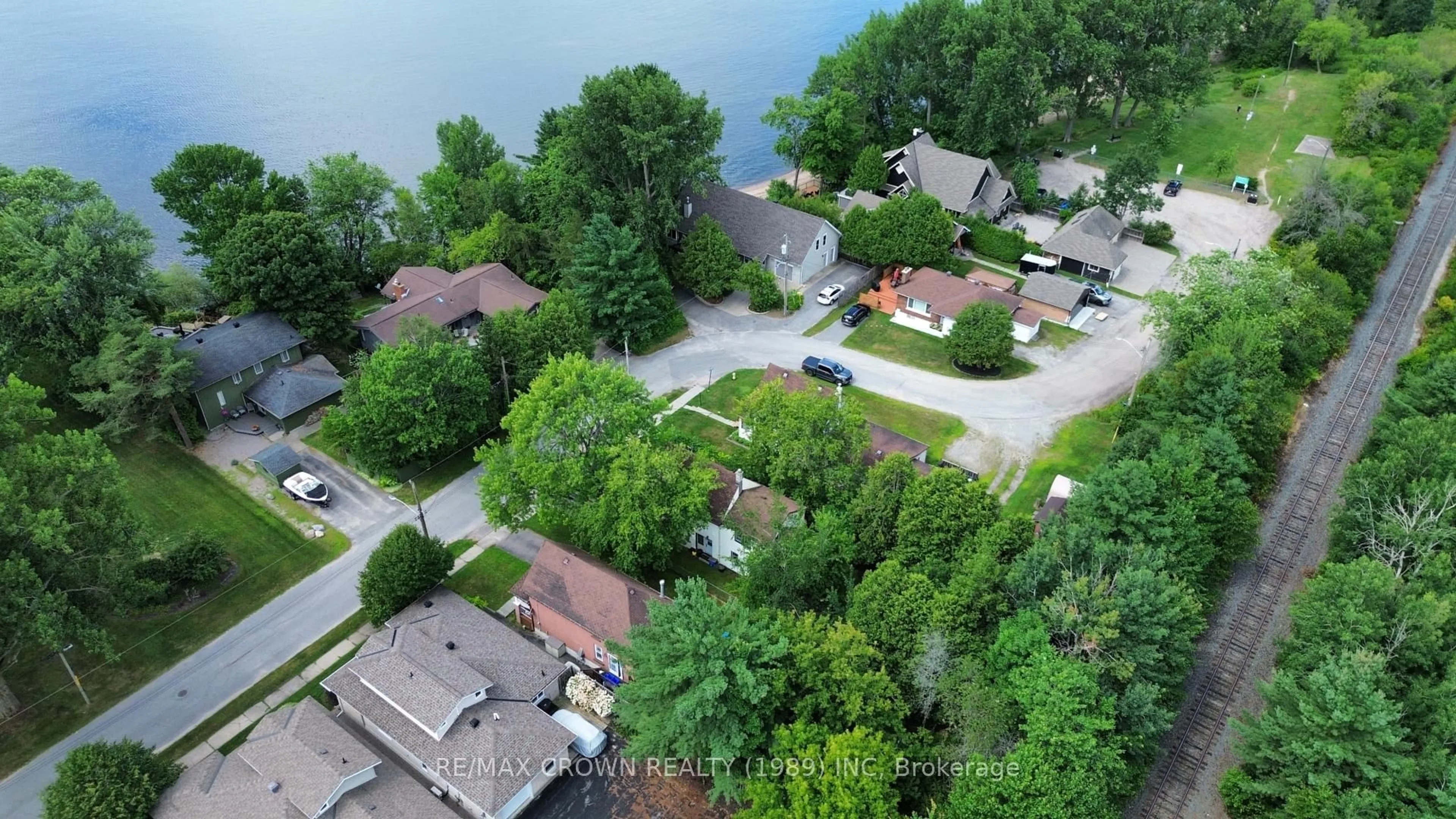 A pic from outside/outdoor area/front of a property/back of a property/a pic from drone, water/lake/river/ocean view for 1370 Gorman St, North Bay Ontario P1B 2Y4