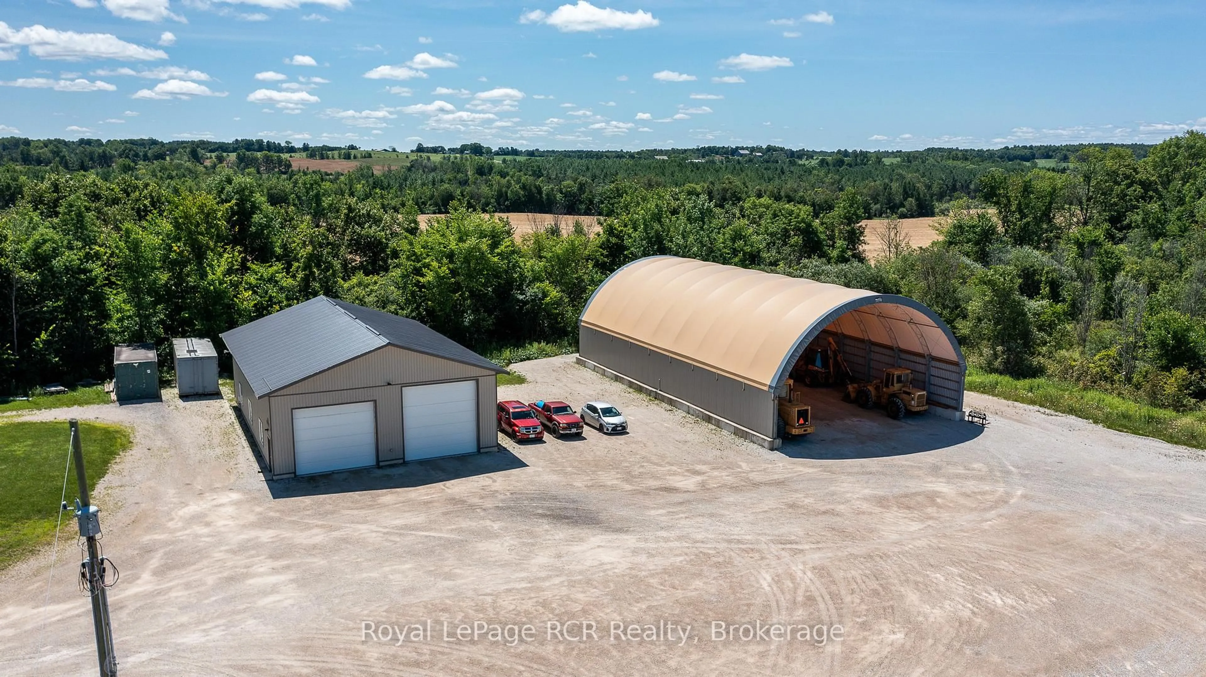 A pic from outside/outdoor area/front of a property/back of a property/a pic from drone, building for 742654 Sideroad 4B Sdrd, Chatsworth Ontario N0H 1G0