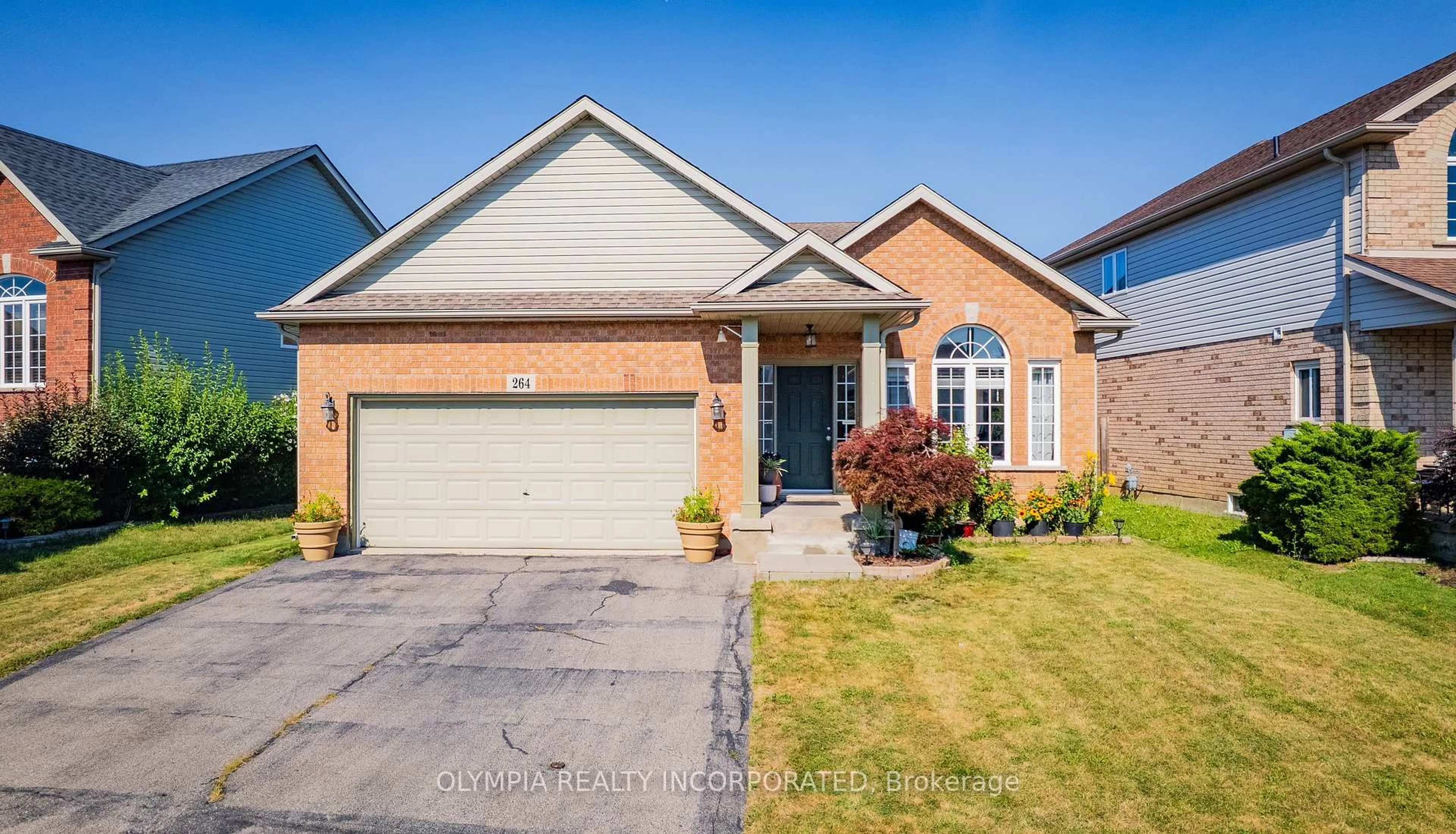 Home with brick exterior material, street for 264 Winterberry Blvd, Thorold Ontario L2V 5E5