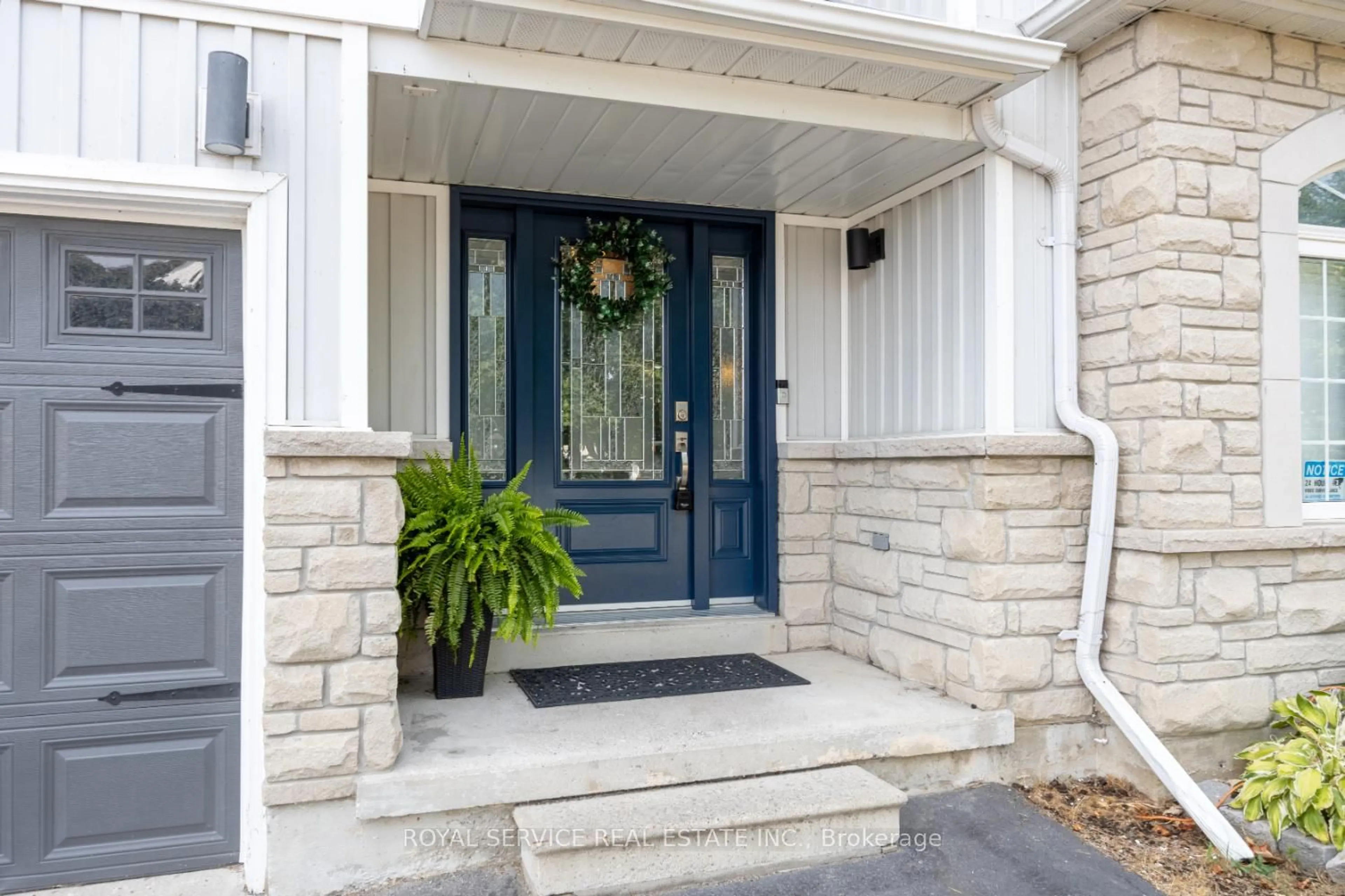 Indoor entryway for 1723 Ravenwood Dr, Peterborough West Ontario K9K 2P6