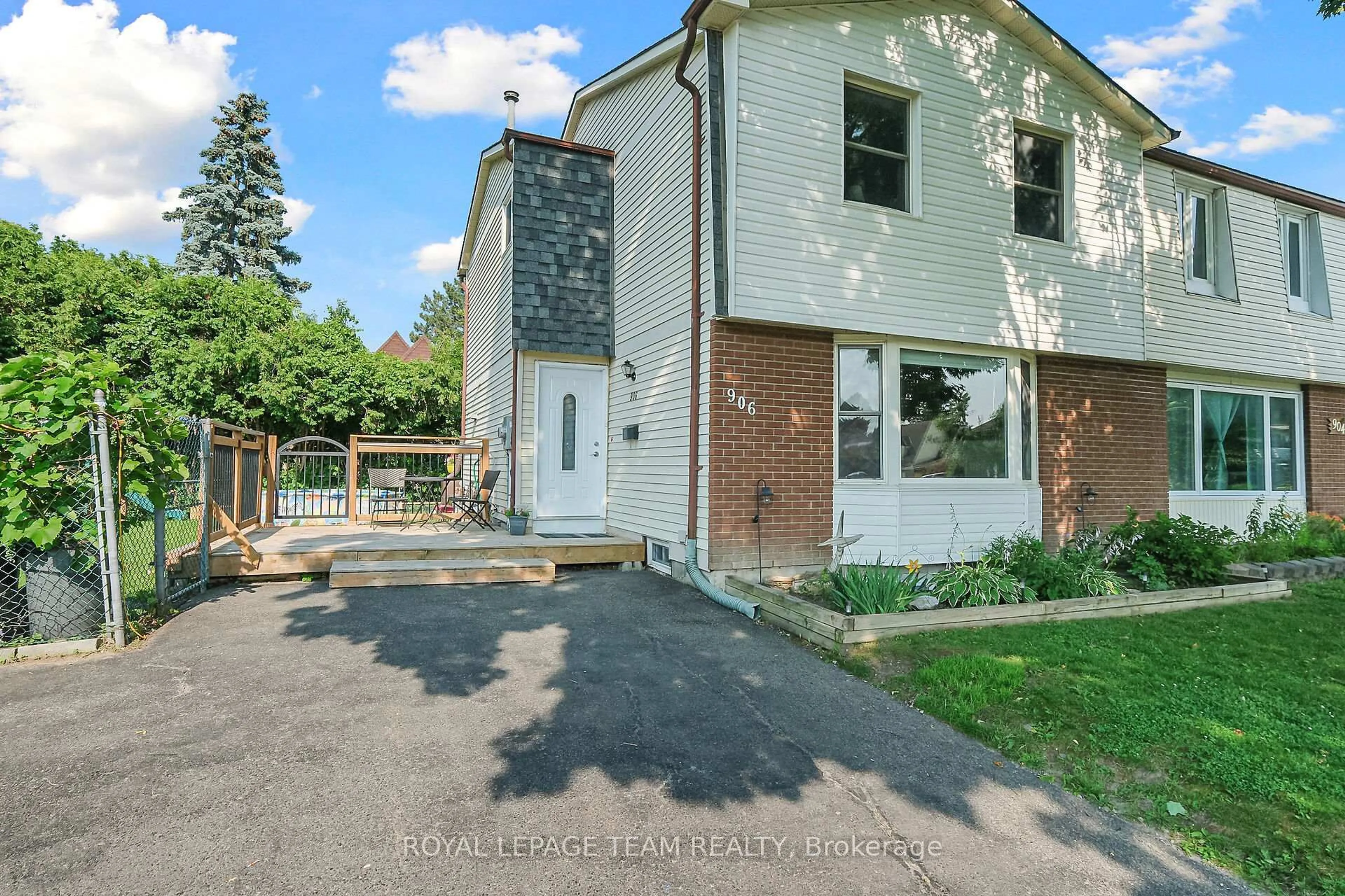 Unknown for 906 Borland Dr, Ottawa Ontario K1E 1X5