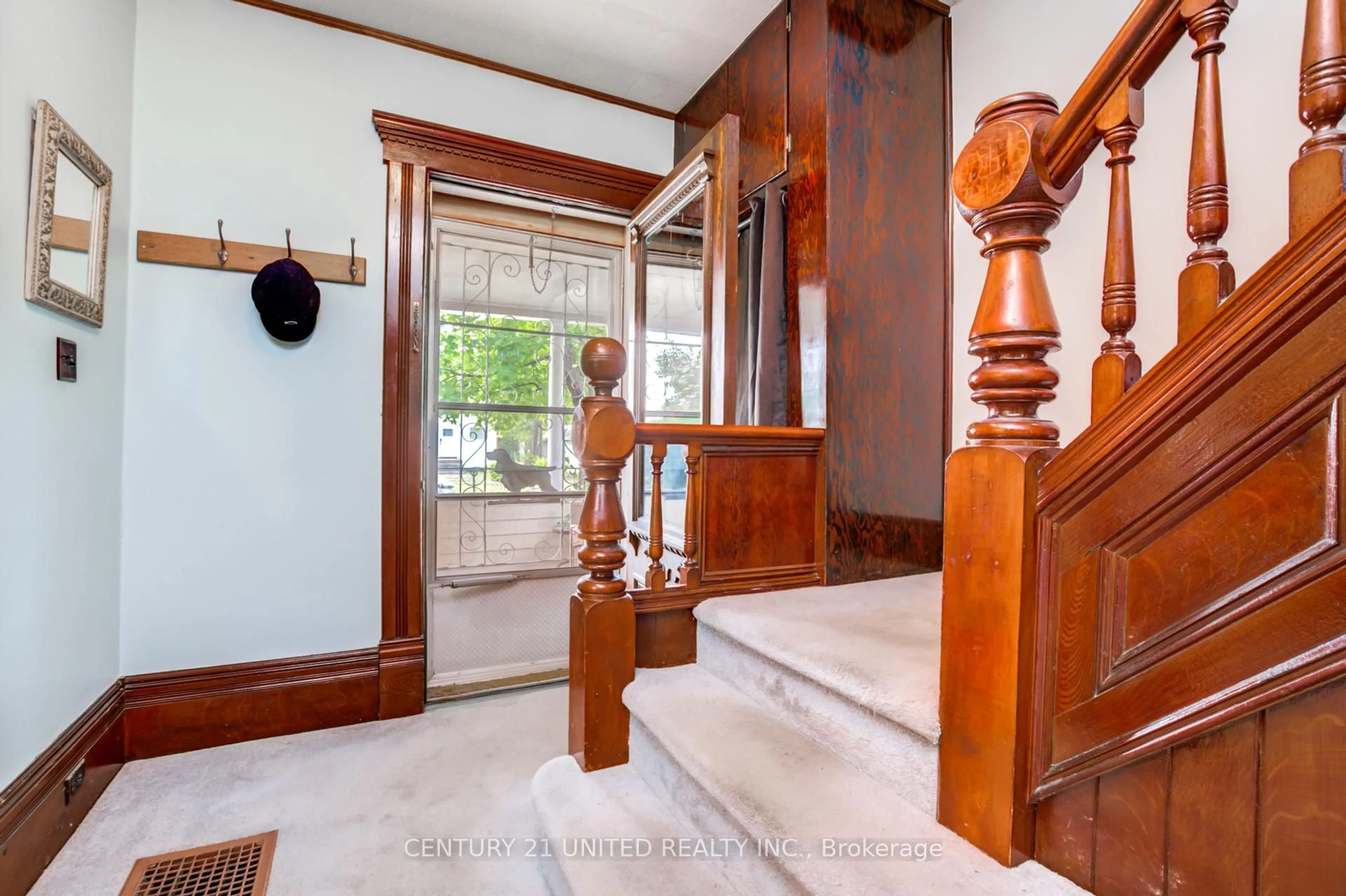 Indoor foyer for 47 Pellissier St, Trent Hills Ontario K0L 1L0