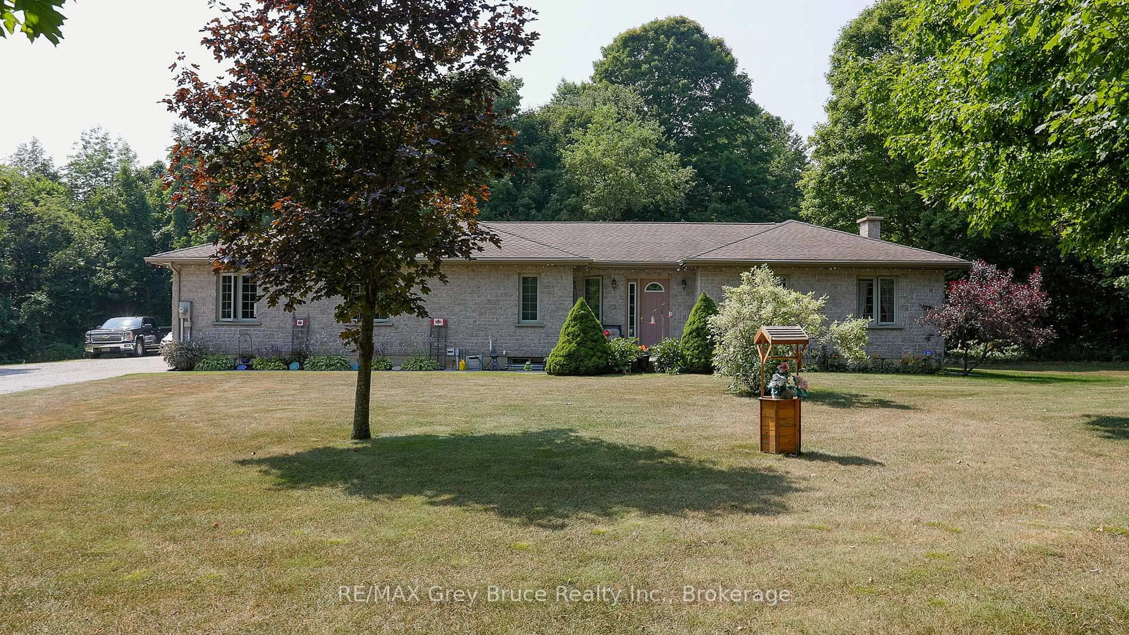 A pic from outside/outdoor area/front of a property/back of a property/a pic from drone, unknown for 118220 Sideroad 115, Georgian Bluffs Ontario N4K 5N7