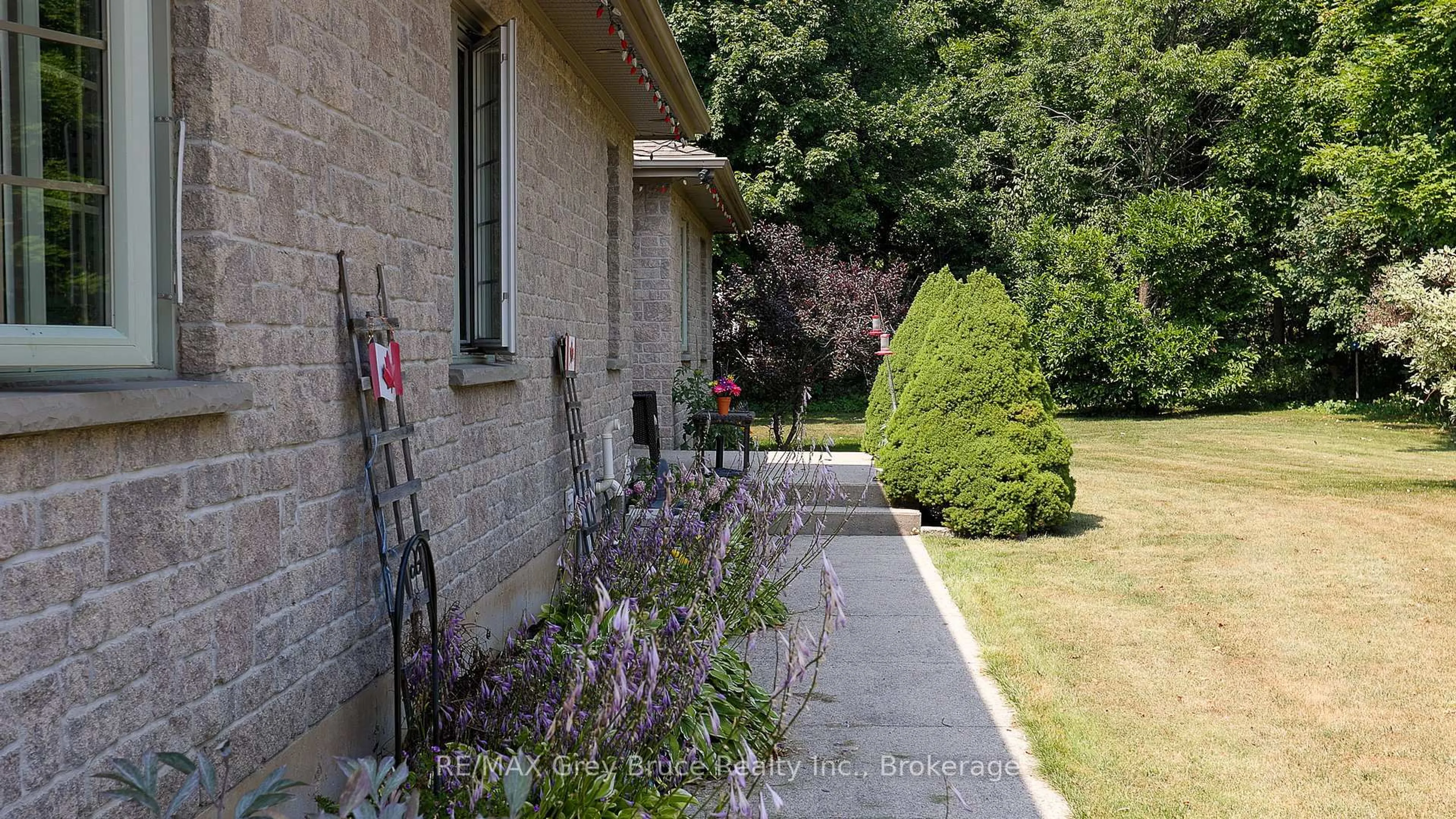 Patio, street for 118220 Sideroad 115, Georgian Bluffs Ontario N4K 5N7