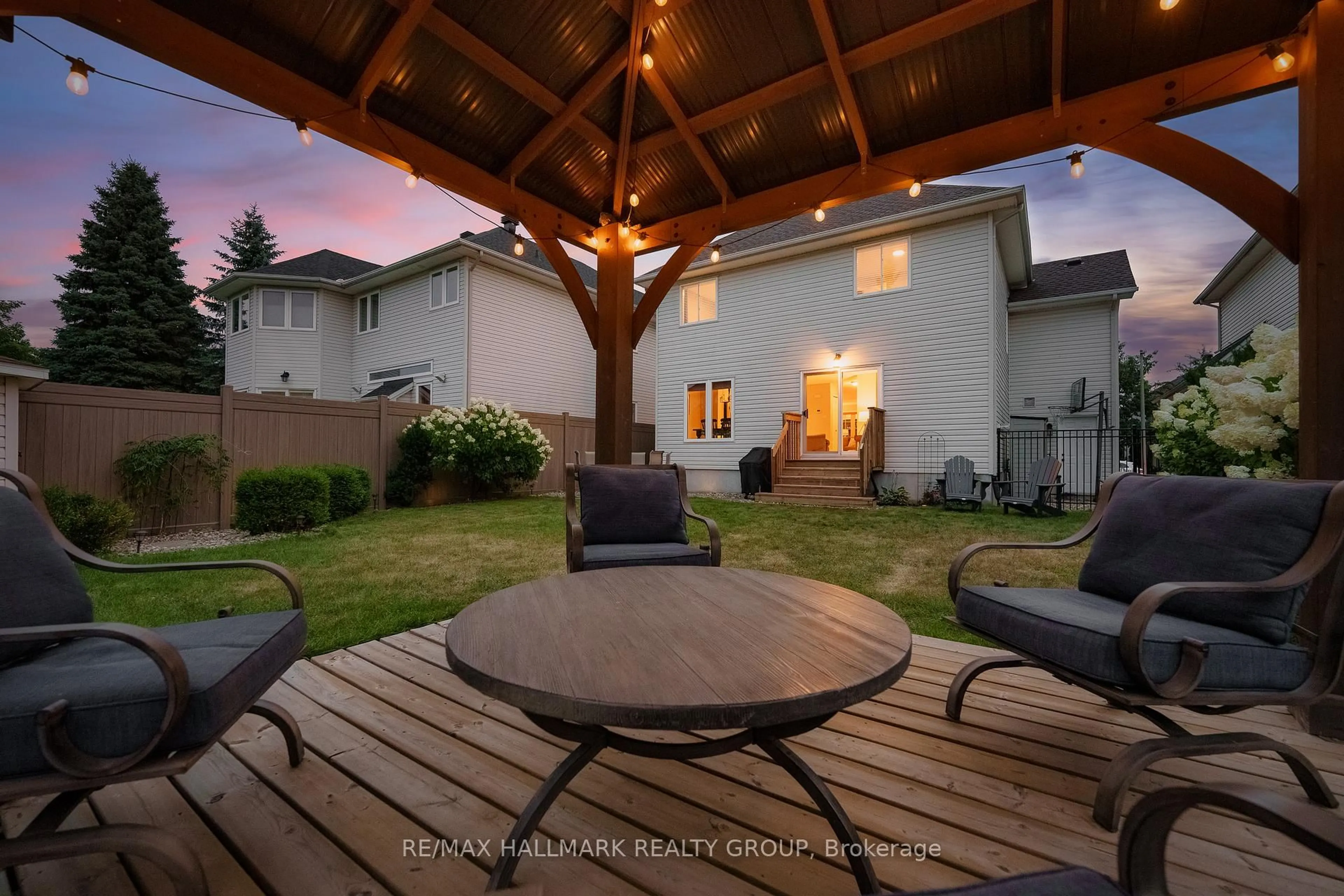 Patio, street for 2013 Calico Cres, Ottawa Ontario K4A 4L7