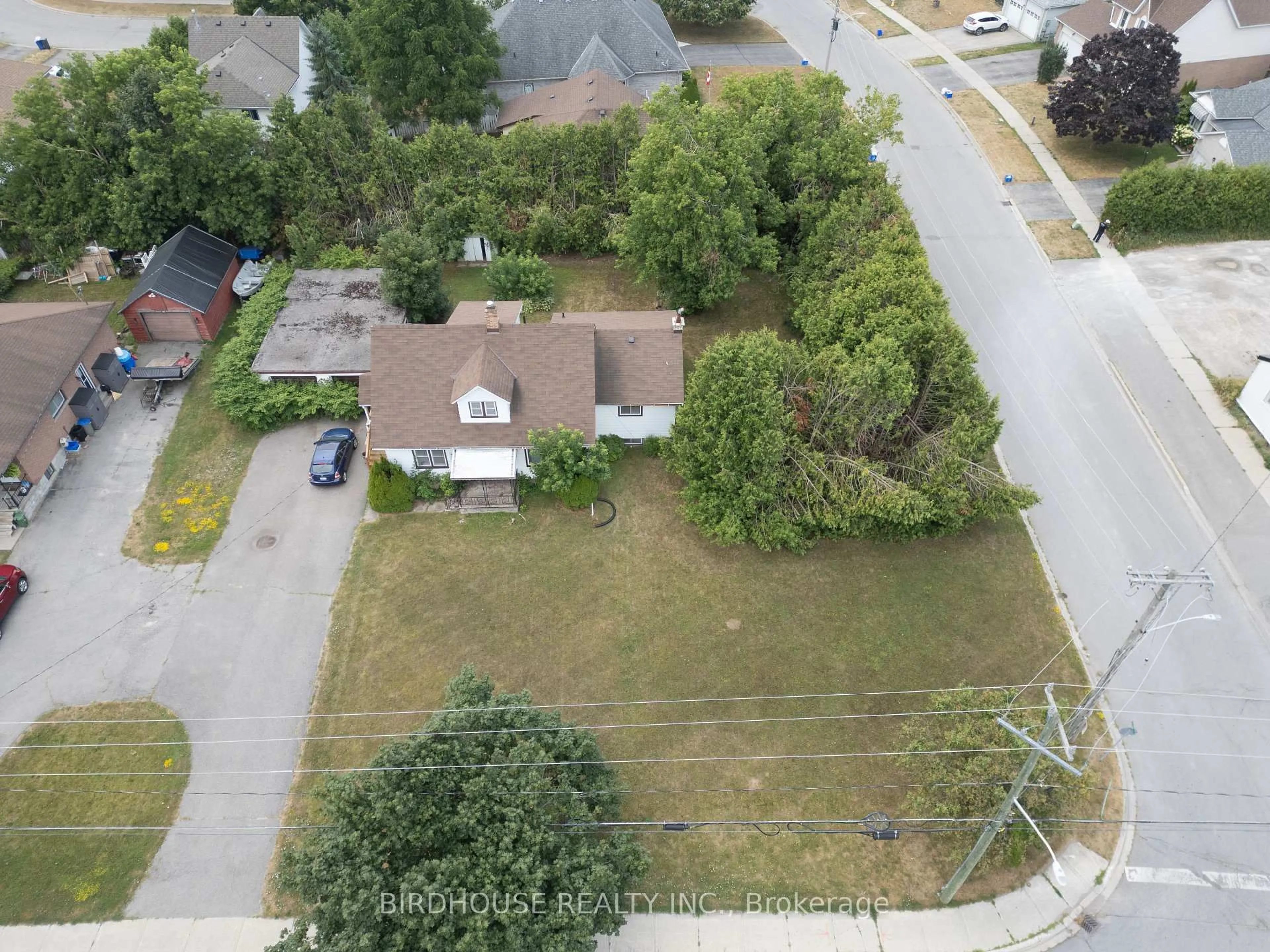 A pic from outside/outdoor area/front of a property/back of a property/a pic from drone, street for 149 Angeline St, Kawartha Lakes Ontario K9V 4M9