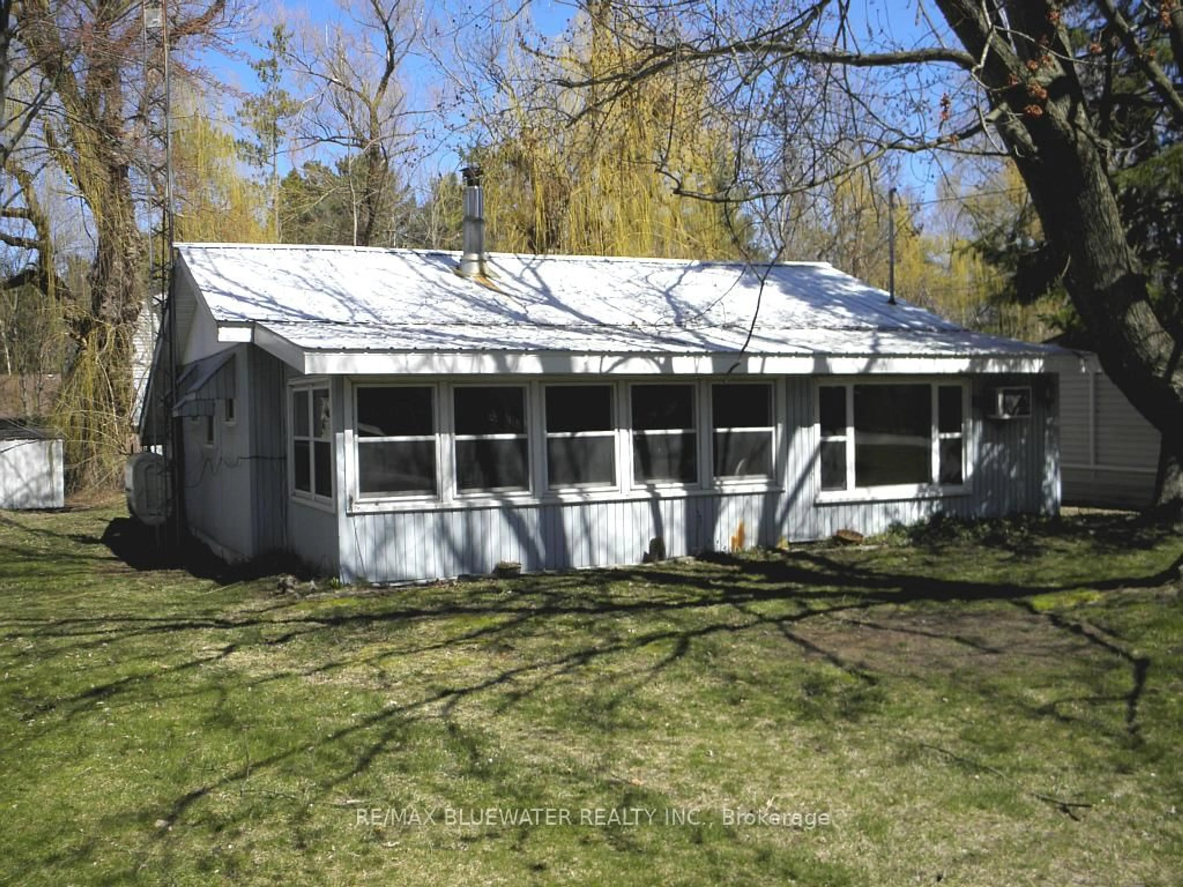 Home with vinyl exterior material, building for 6342 London Rd, Lambton Shores Ontario N0N 1J1
