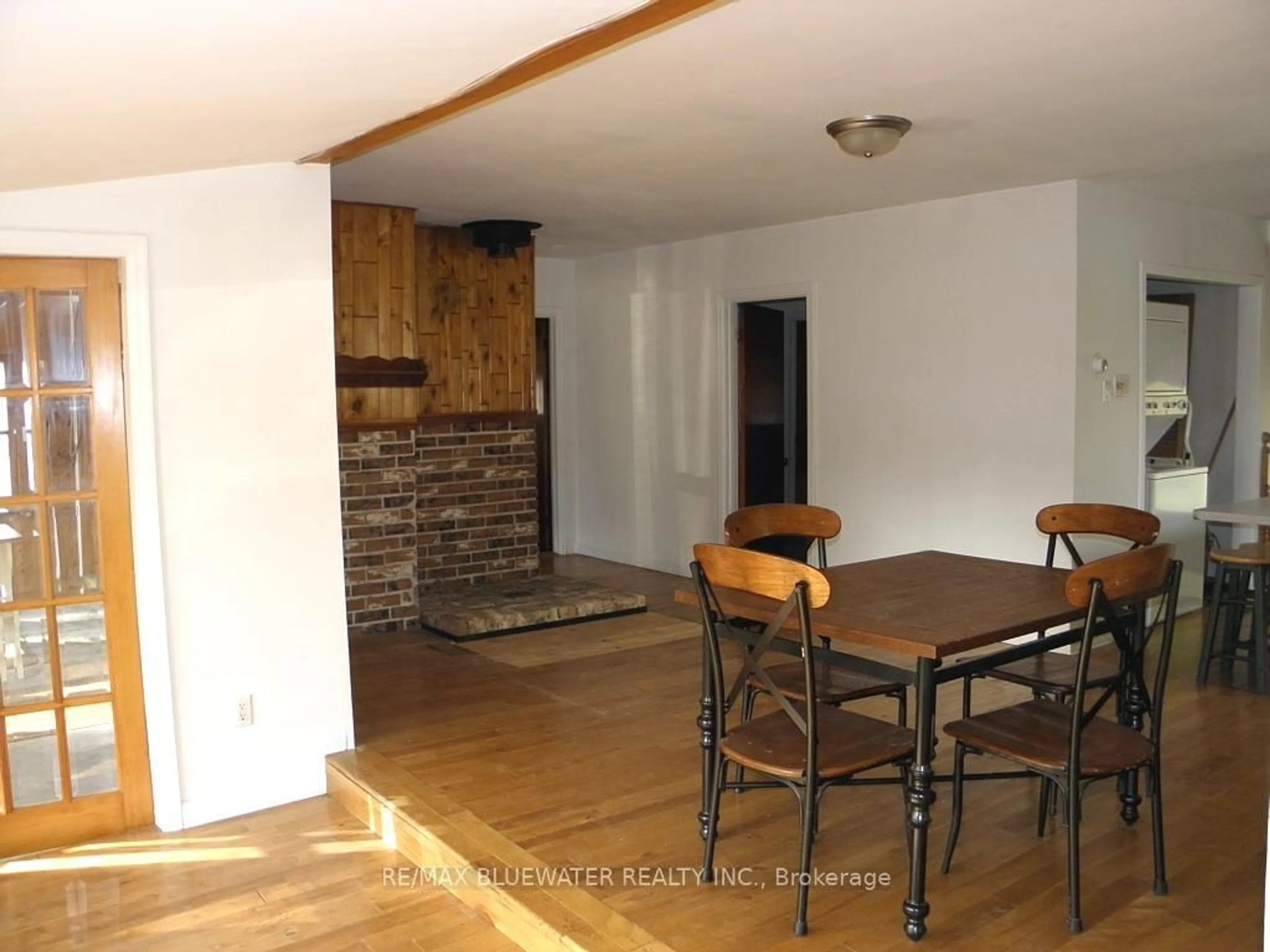 A pic of a room for 6342 London Rd, Lambton Shores Ontario N0N 1J1