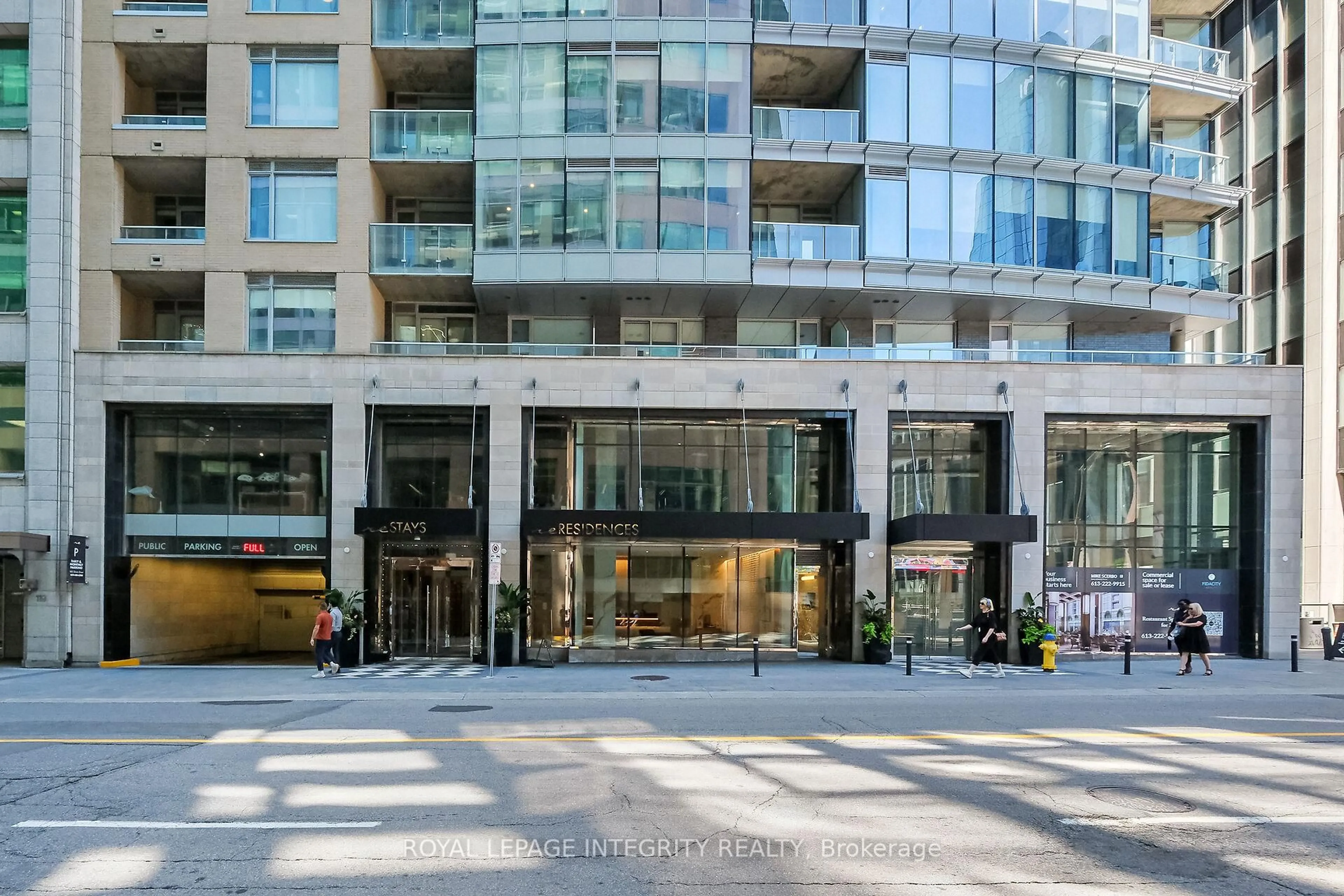 Indoor foyer for 101 Queen St #1409, Ottawa Ontario K1P 0B7