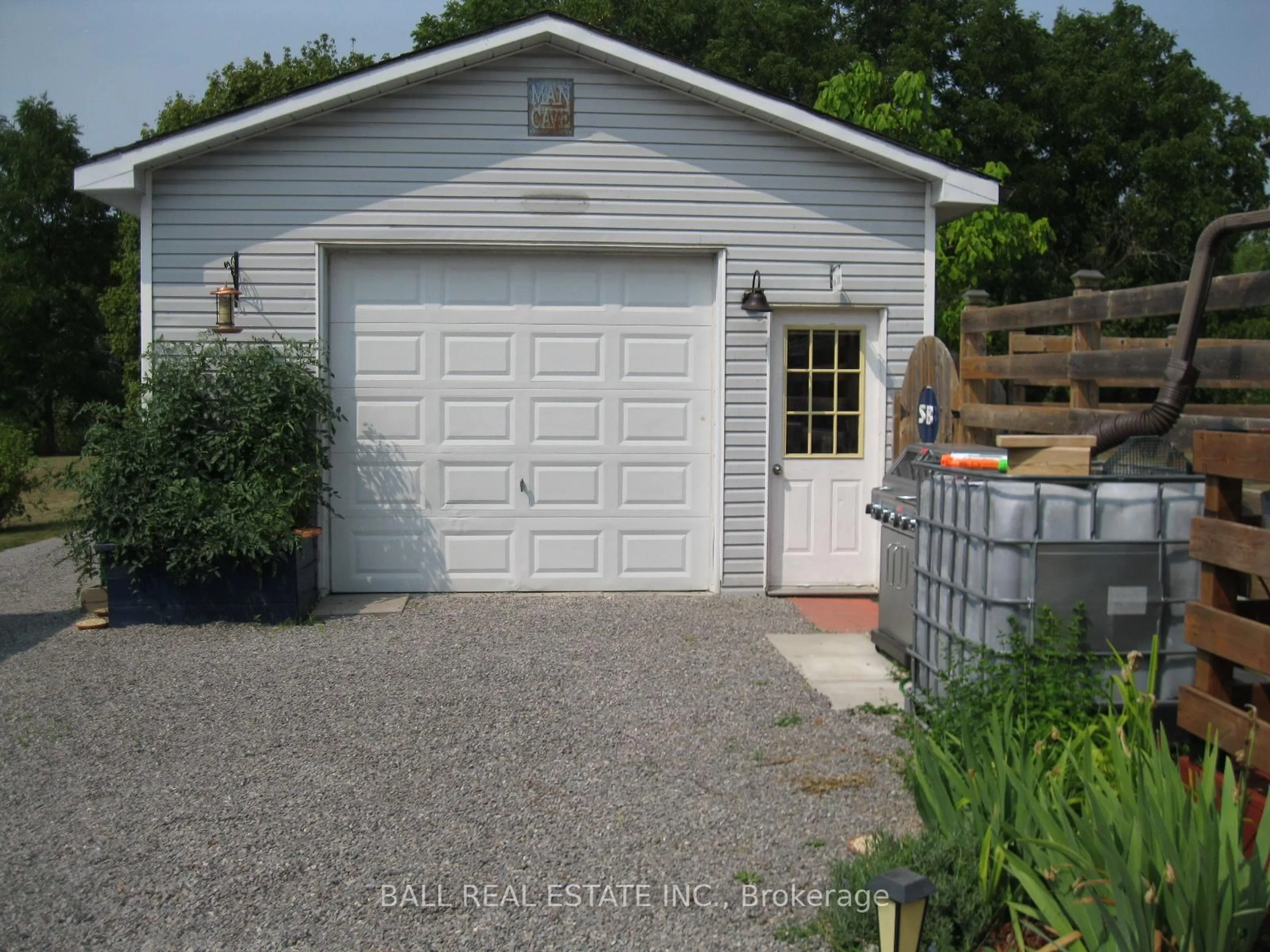 Indoor garage for 35 Clyde St, Trent Hills Ontario K0L 1Y0
