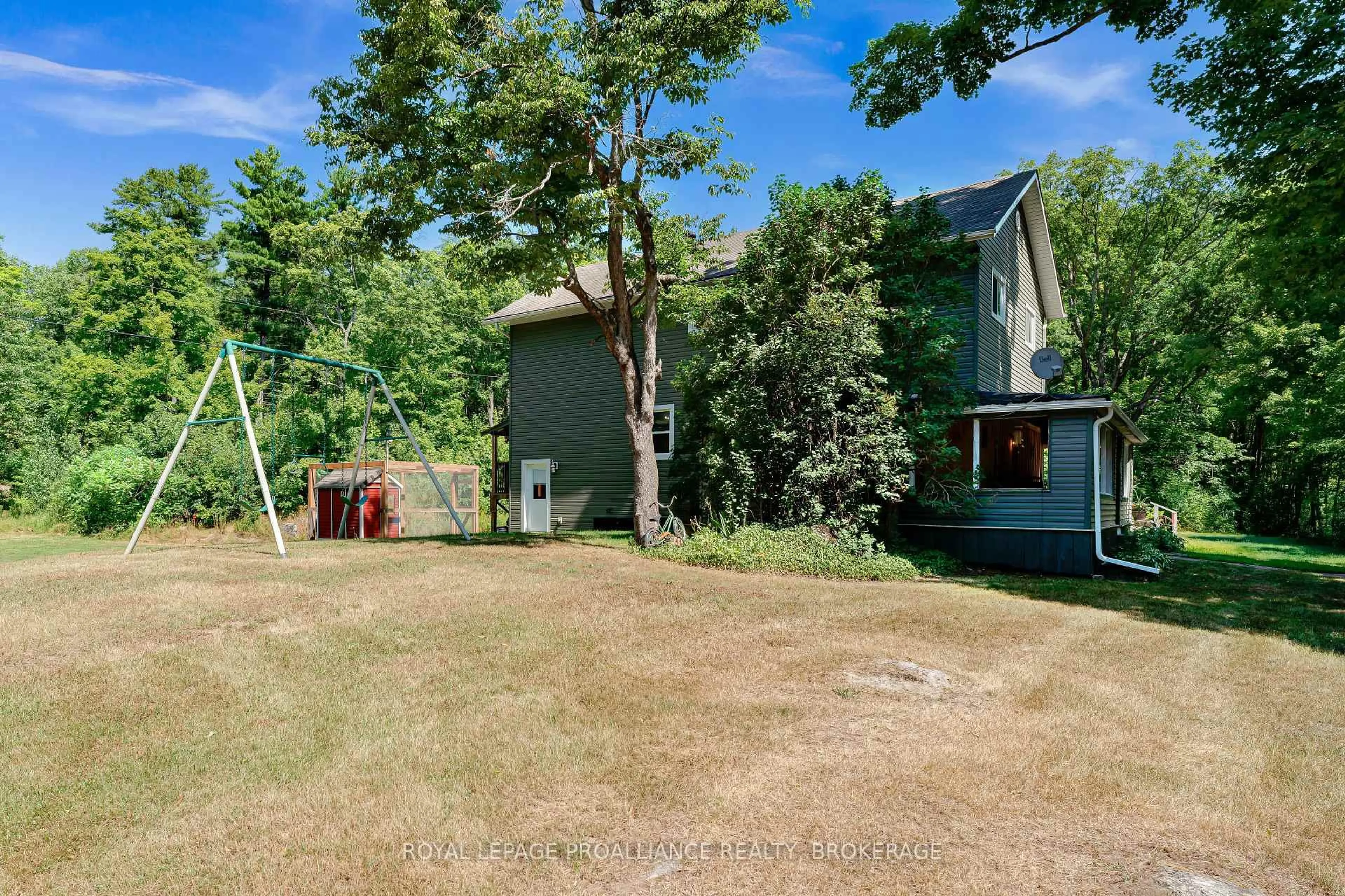 A pic from outside/outdoor area/front of a property/back of a property/a pic from drone, unknown for 6507 Craig Rd, Verona Ontario K0H 2W0