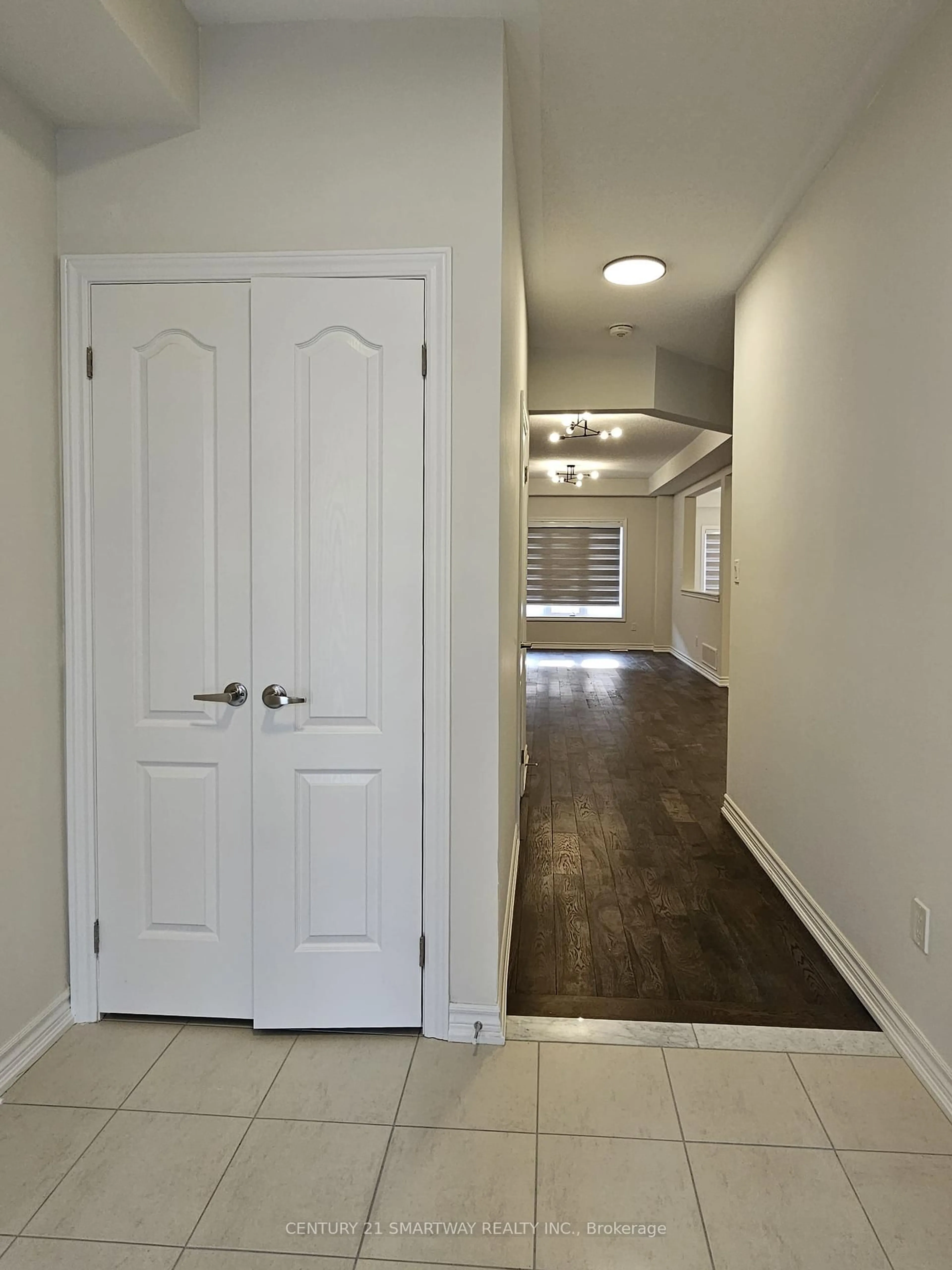 Indoor entryway for 85 Palace St, Thorold Ontario L2V 0M9