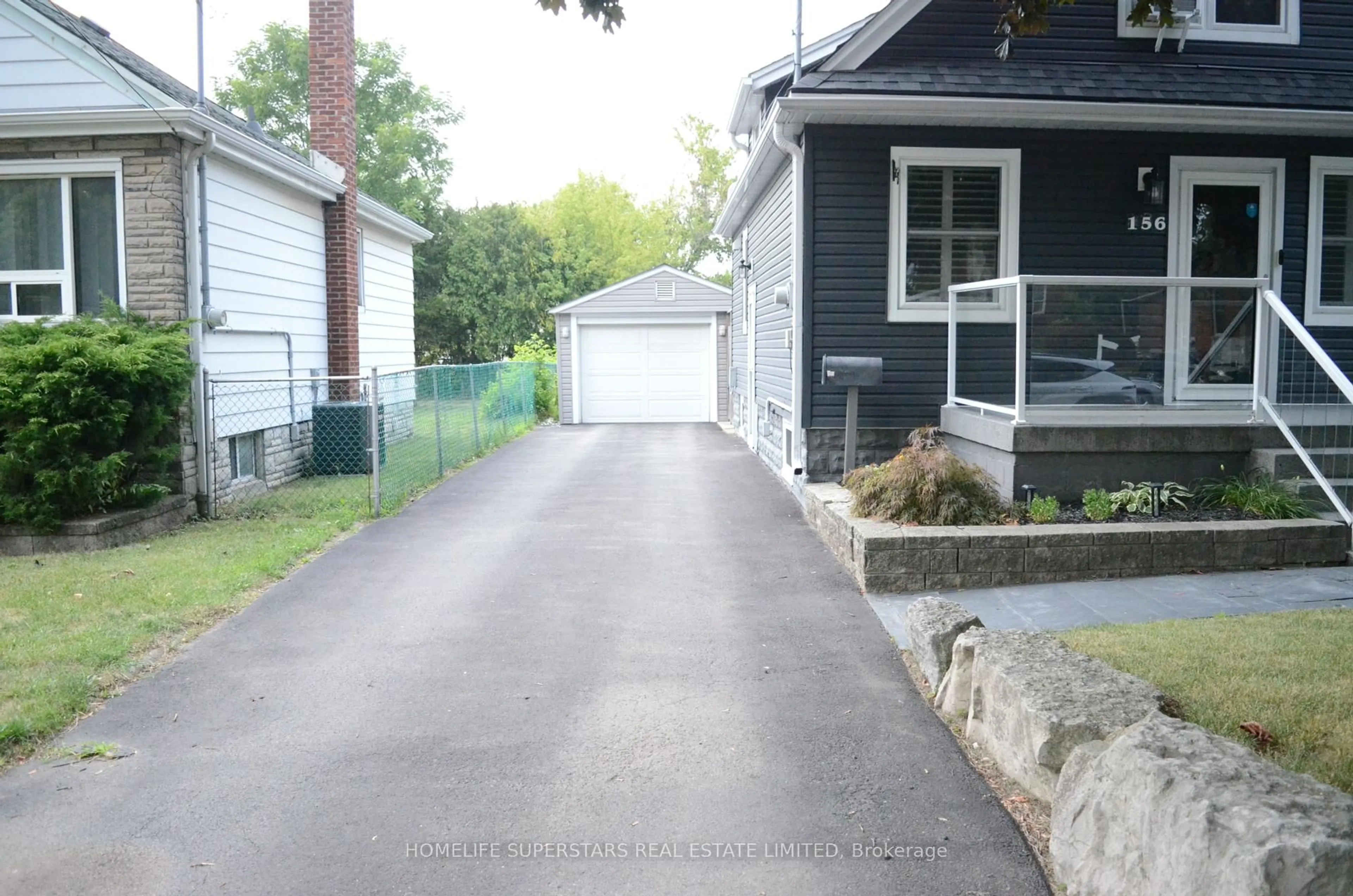 Unknown for 156 East 21st St, Hamilton Ontario L8V 2T4