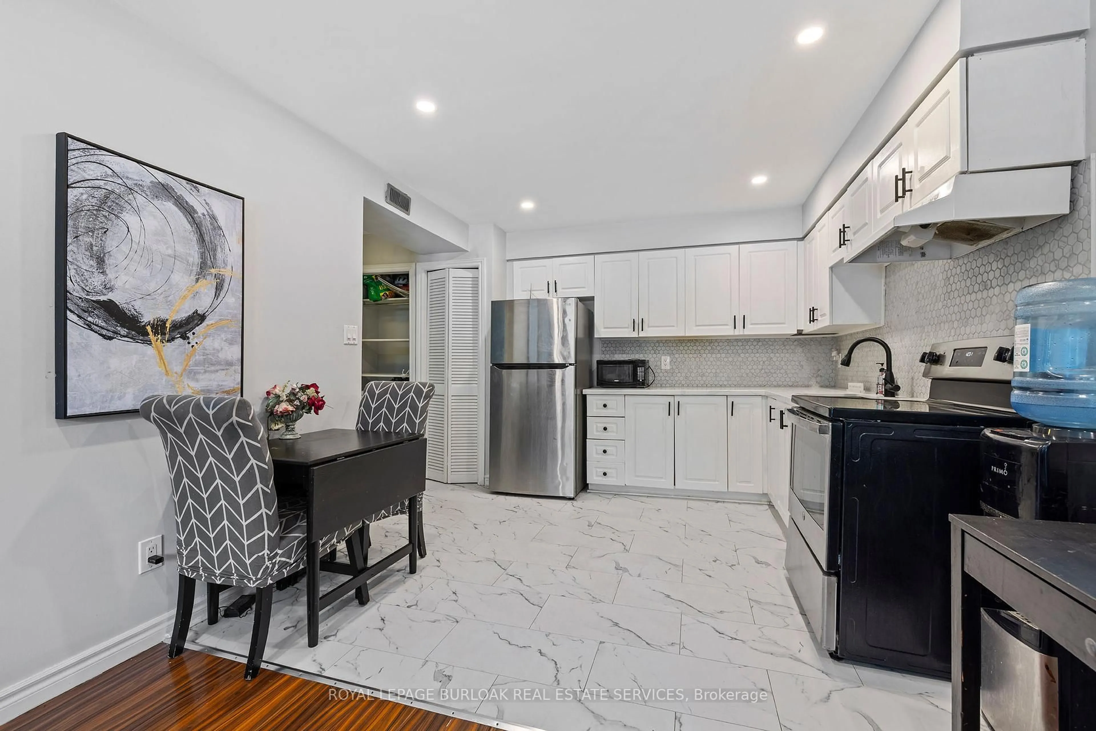 Open concept kitchen, unknown for 28 Victoria Ave #104, Hamilton Ontario L8L 5E1