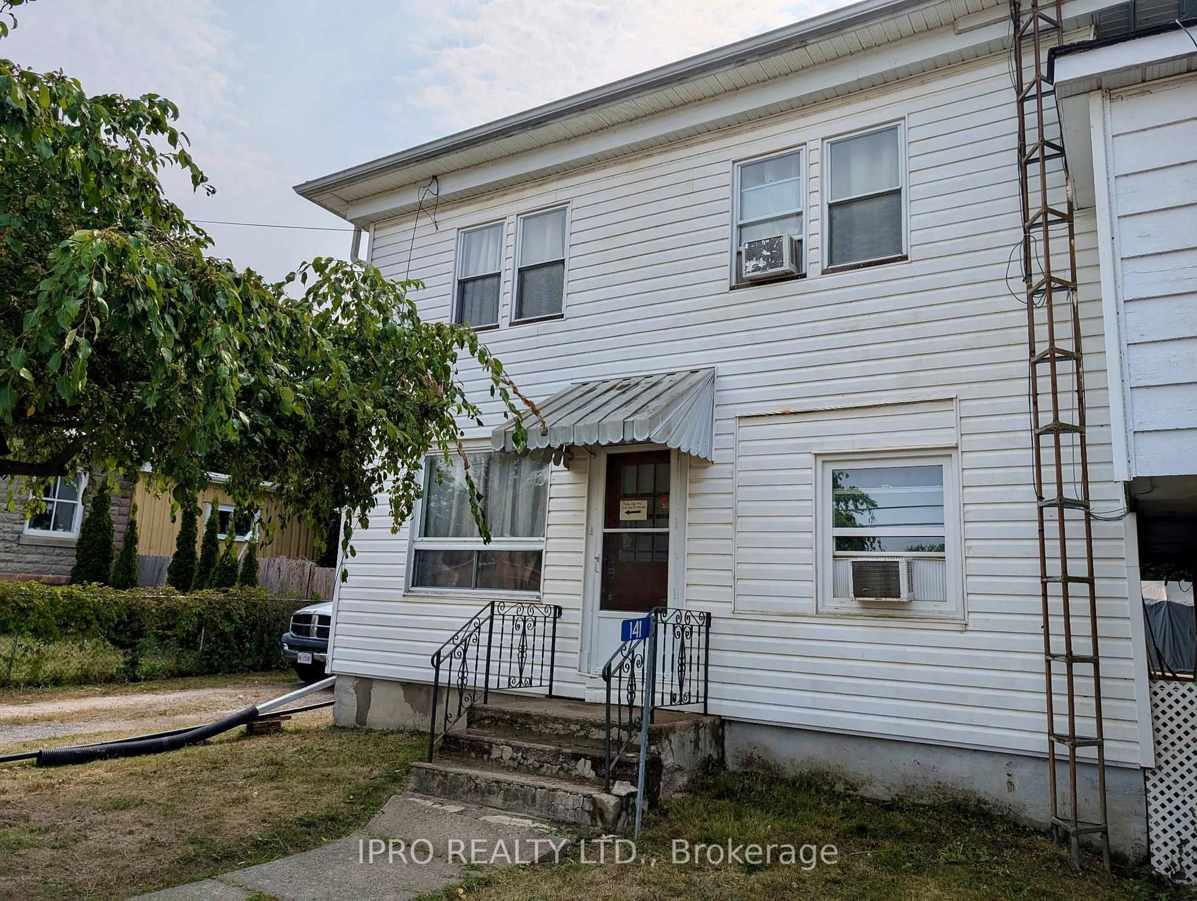 A pic from outside/outdoor area/front of a property/back of a property/a pic from drone, street for 141 Main St, Leeds and the Thousand Islands Ontario K0H 2N0