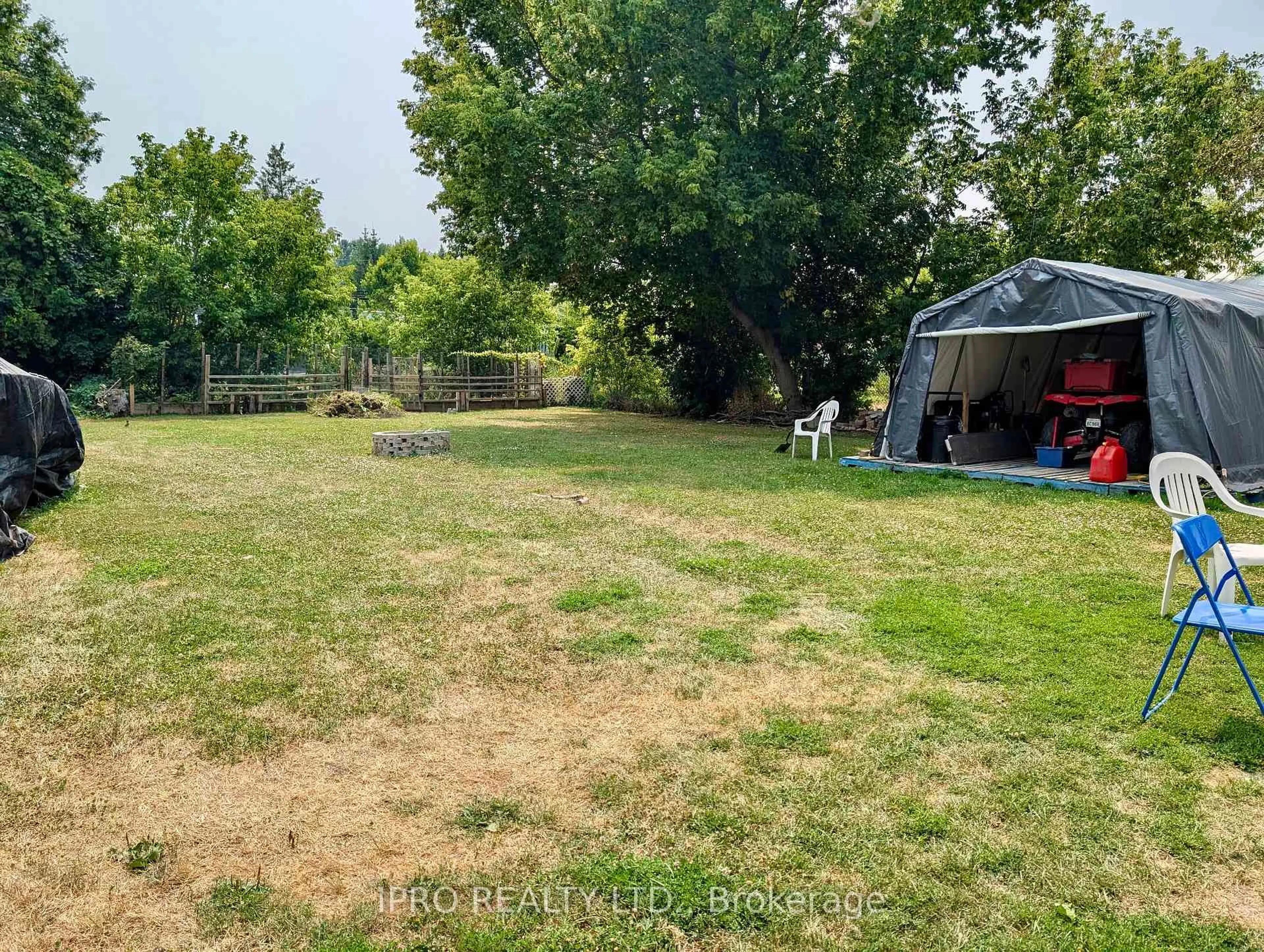 A pic from outside/outdoor area/front of a property/back of a property/a pic from drone, unknown for 141 Main St, Leeds and the Thousand Islands Ontario K0H 2N0