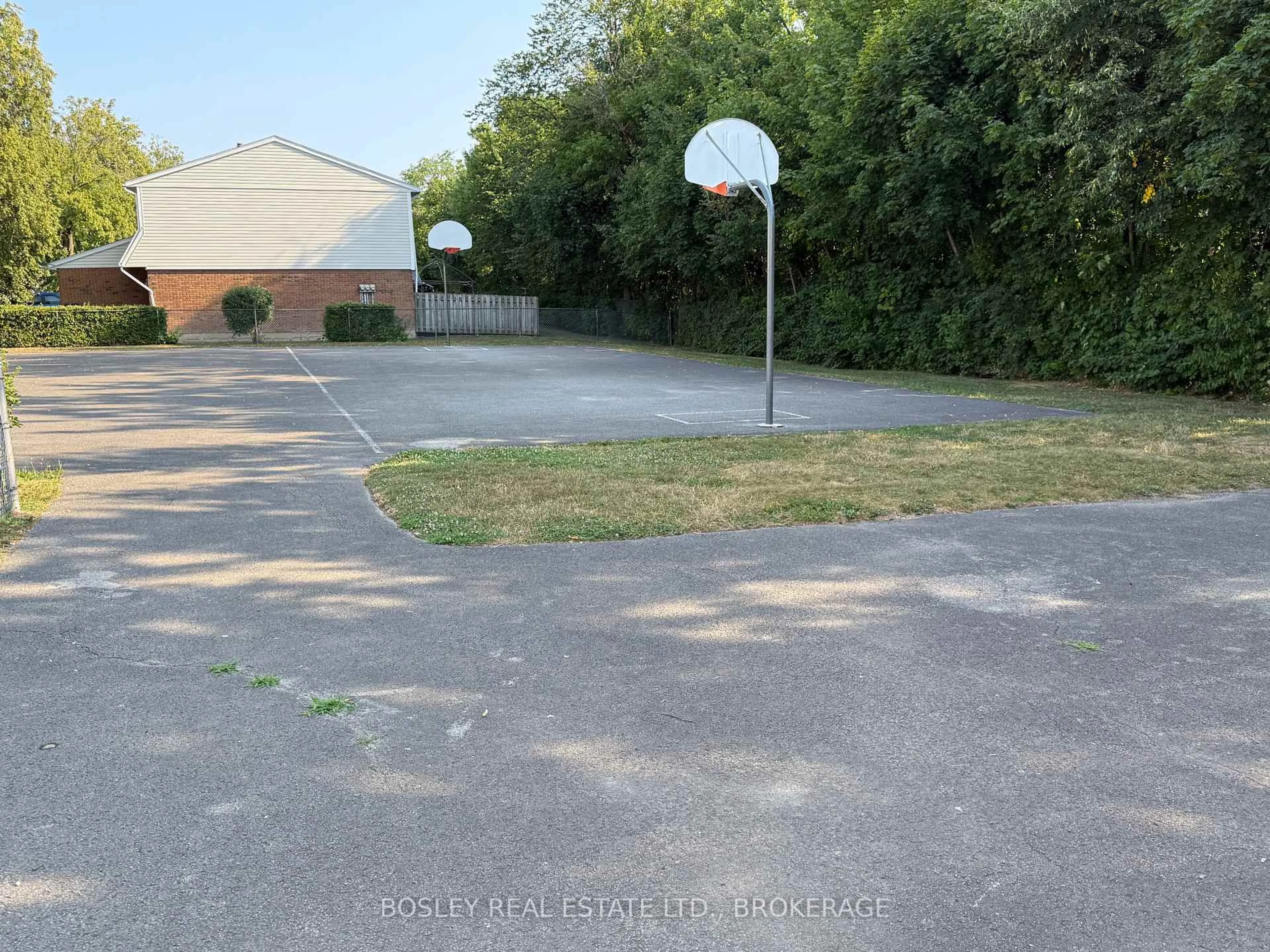 A pic from outside/outdoor area/front of a property/back of a property/a pic from drone, street for 286 Cushman Rd #97, St. Catharines Ontario L2M 6Z2