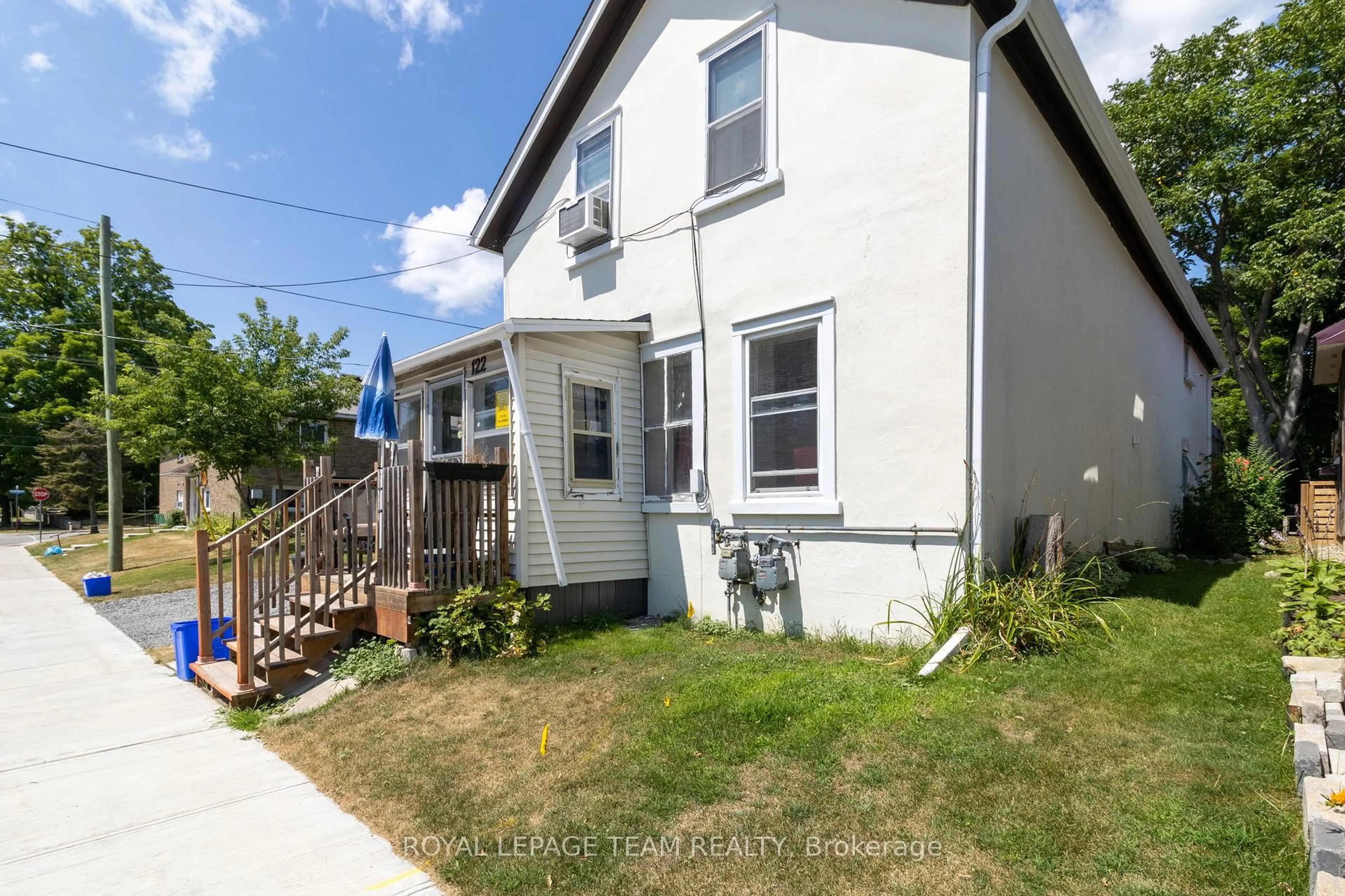 A pic from outside/outdoor area/front of a property/back of a property/a pic from drone, street for 122 Dibble St, Prescott Ontario K0E 1T0