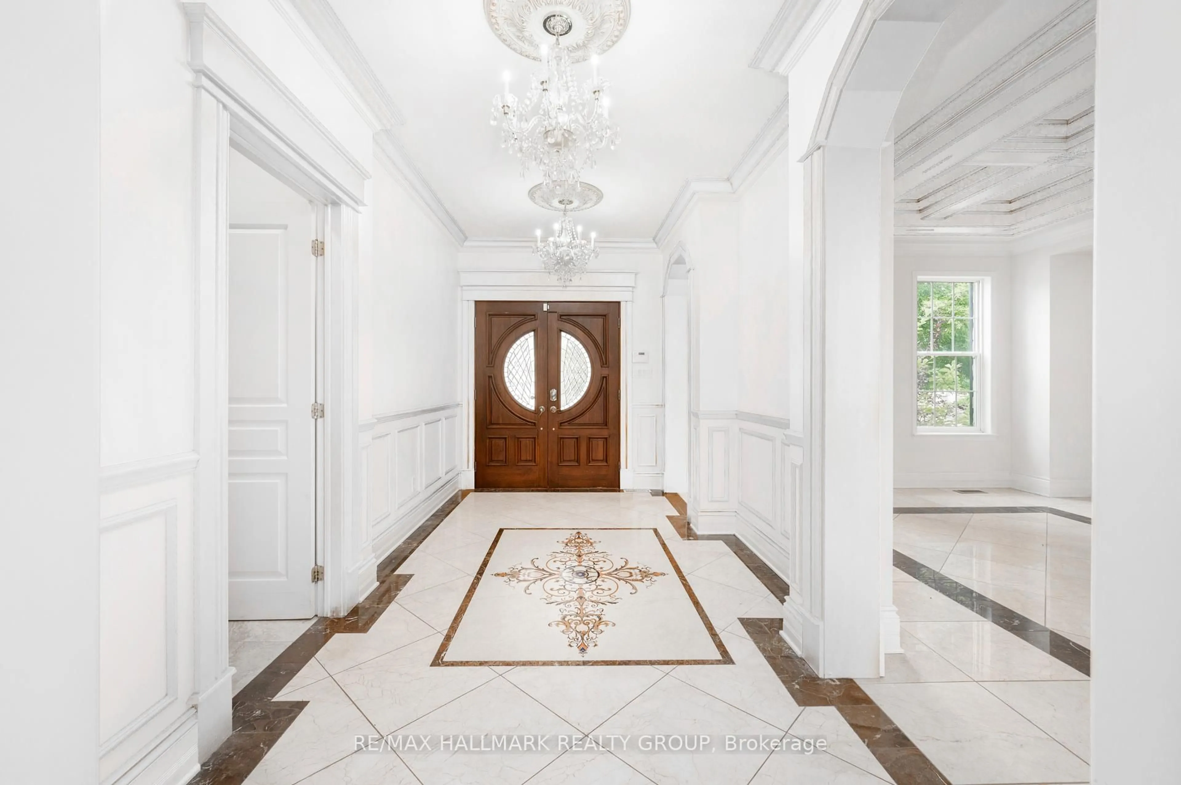 Indoor foyer for 3 Wersch Lane, Ottawa Ontario K2J 5E4