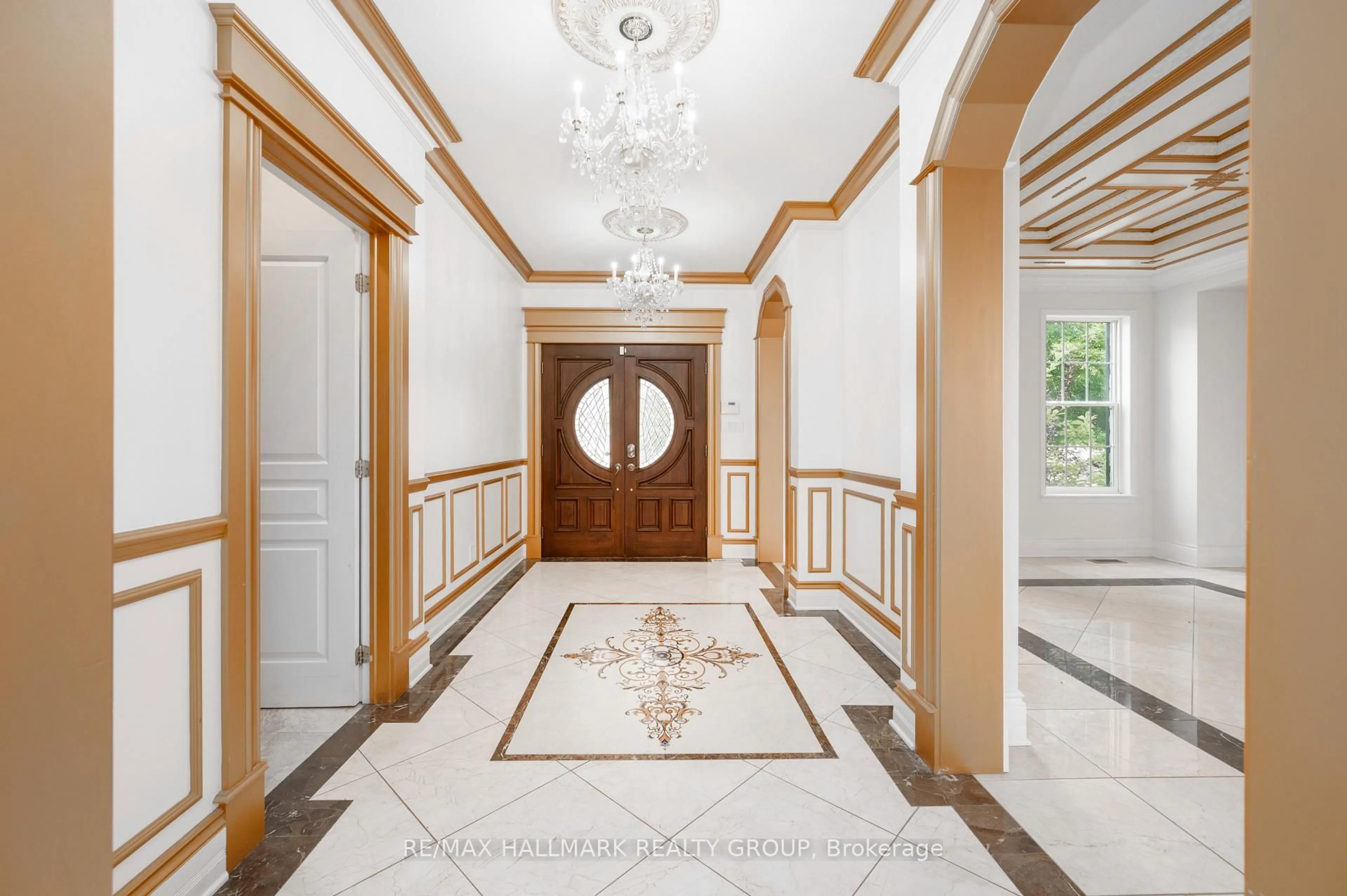 Indoor foyer for 3 Wersch Lane, Ottawa Ontario K2J 5E4