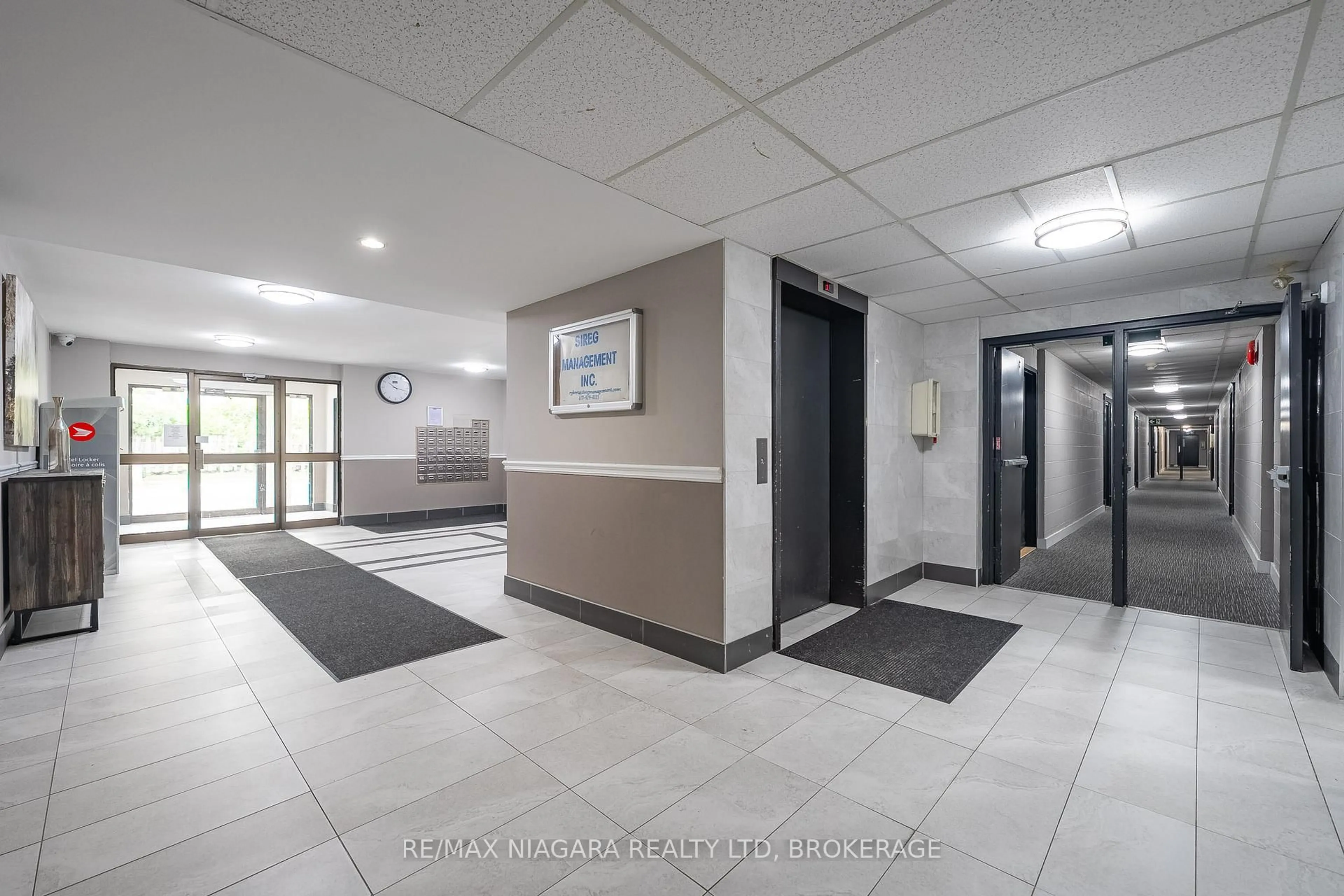 Indoor foyer for 37 Rykert St #316, St. Catharines Ontario L2S 3S5