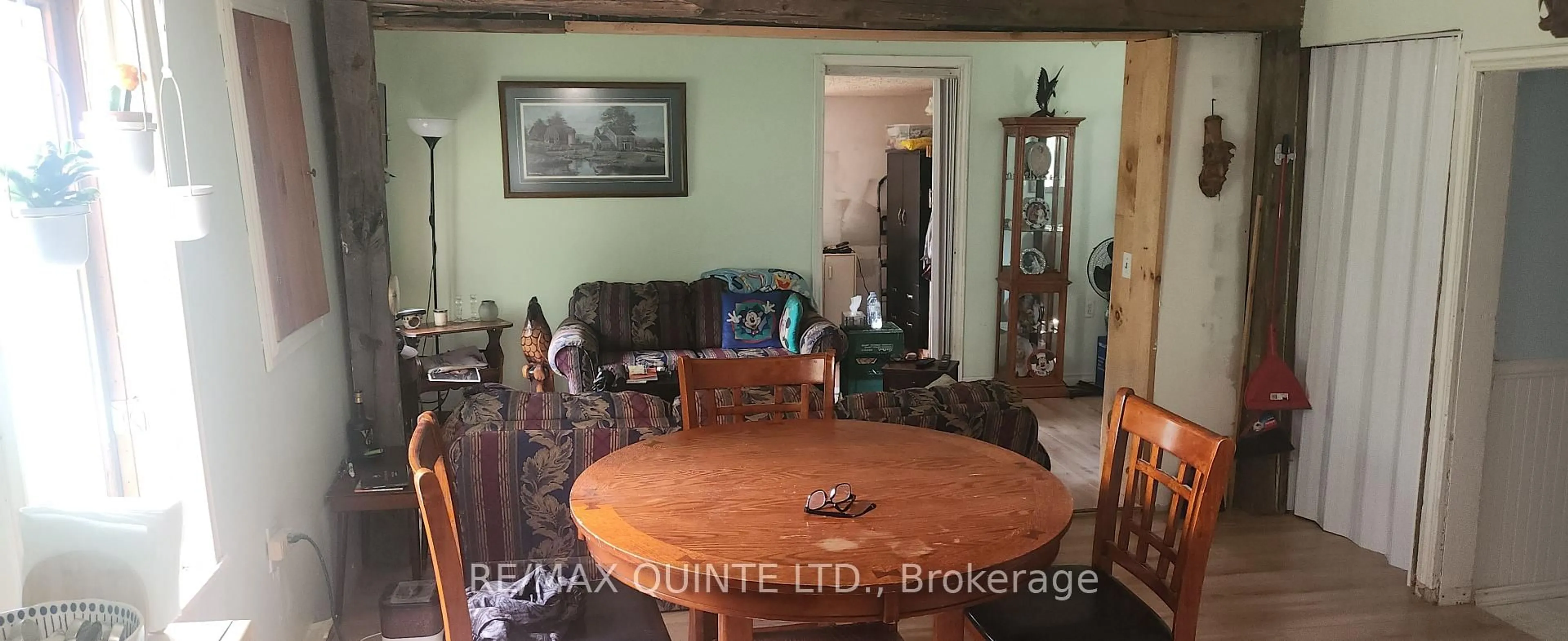 Dining room, wood/laminate floor for 305 Moneymore Rd, Belleville Ontario K0K 2Y0