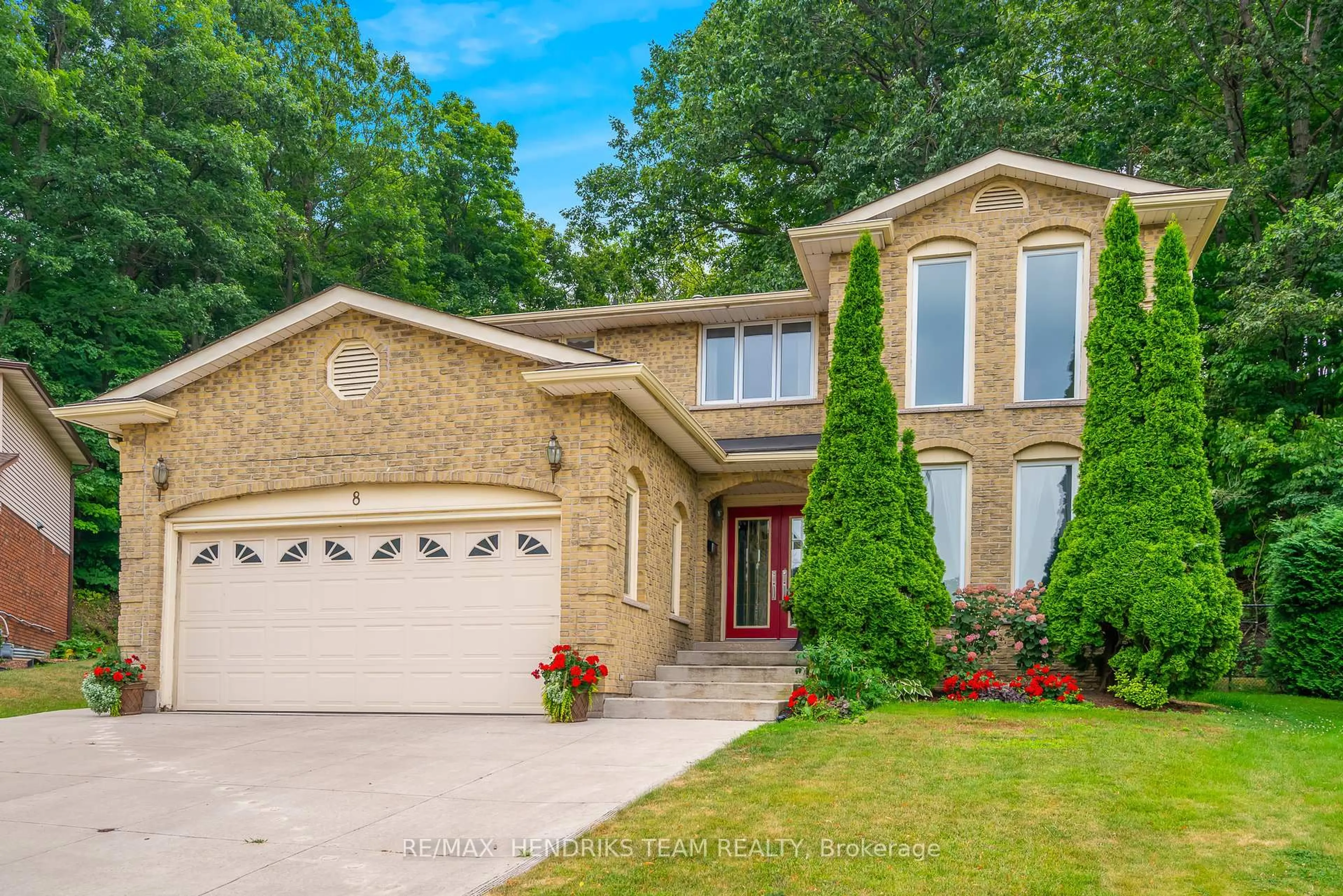 Home with brick exterior material, street for 8 Sunhaven Crt, Hamilton Ontario L8G 4G7