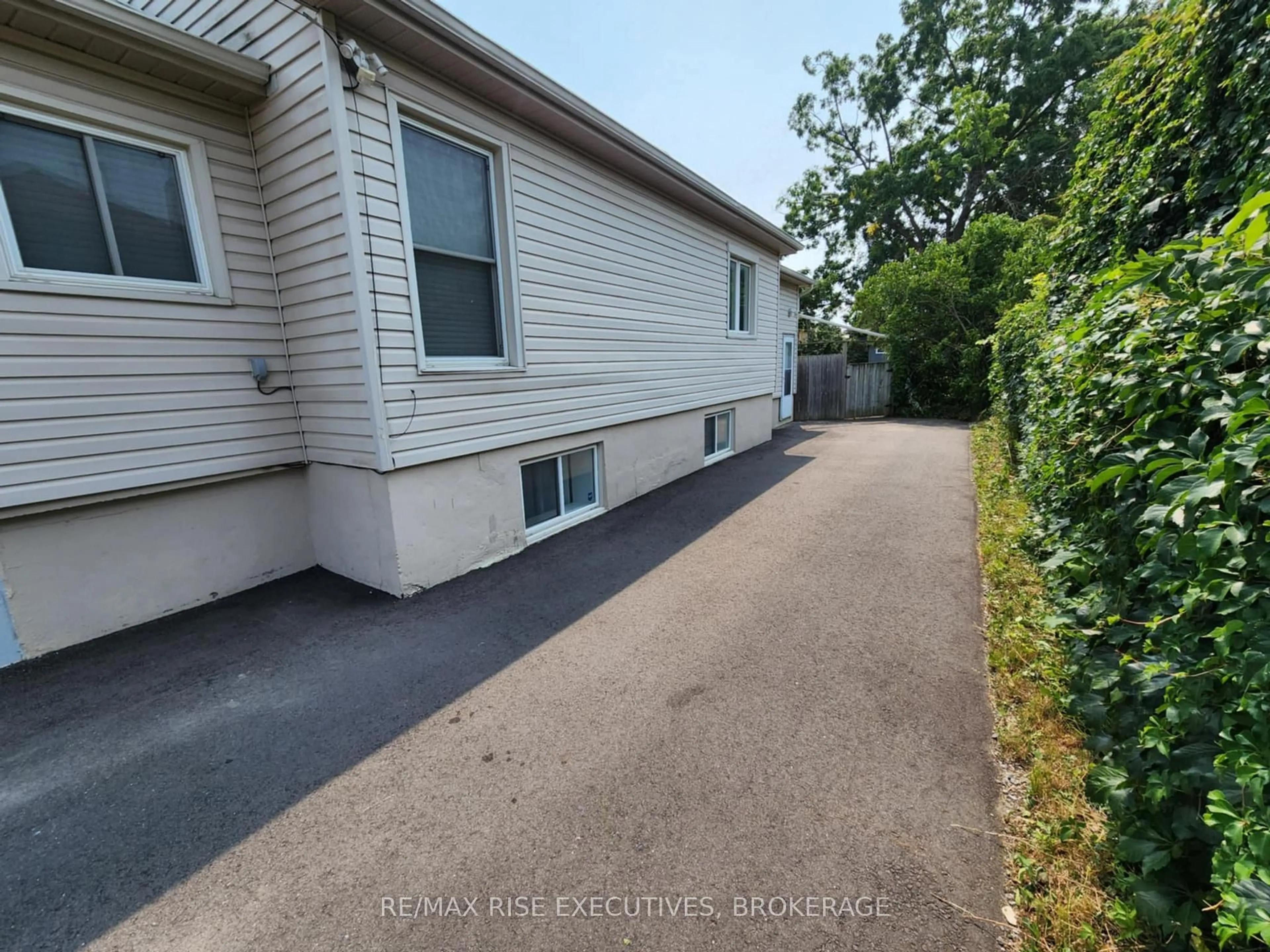 A pic from outside/outdoor area/front of a property/back of a property/a pic from drone, street for 158 Joseph St, Kingston Ontario K7K 2H7