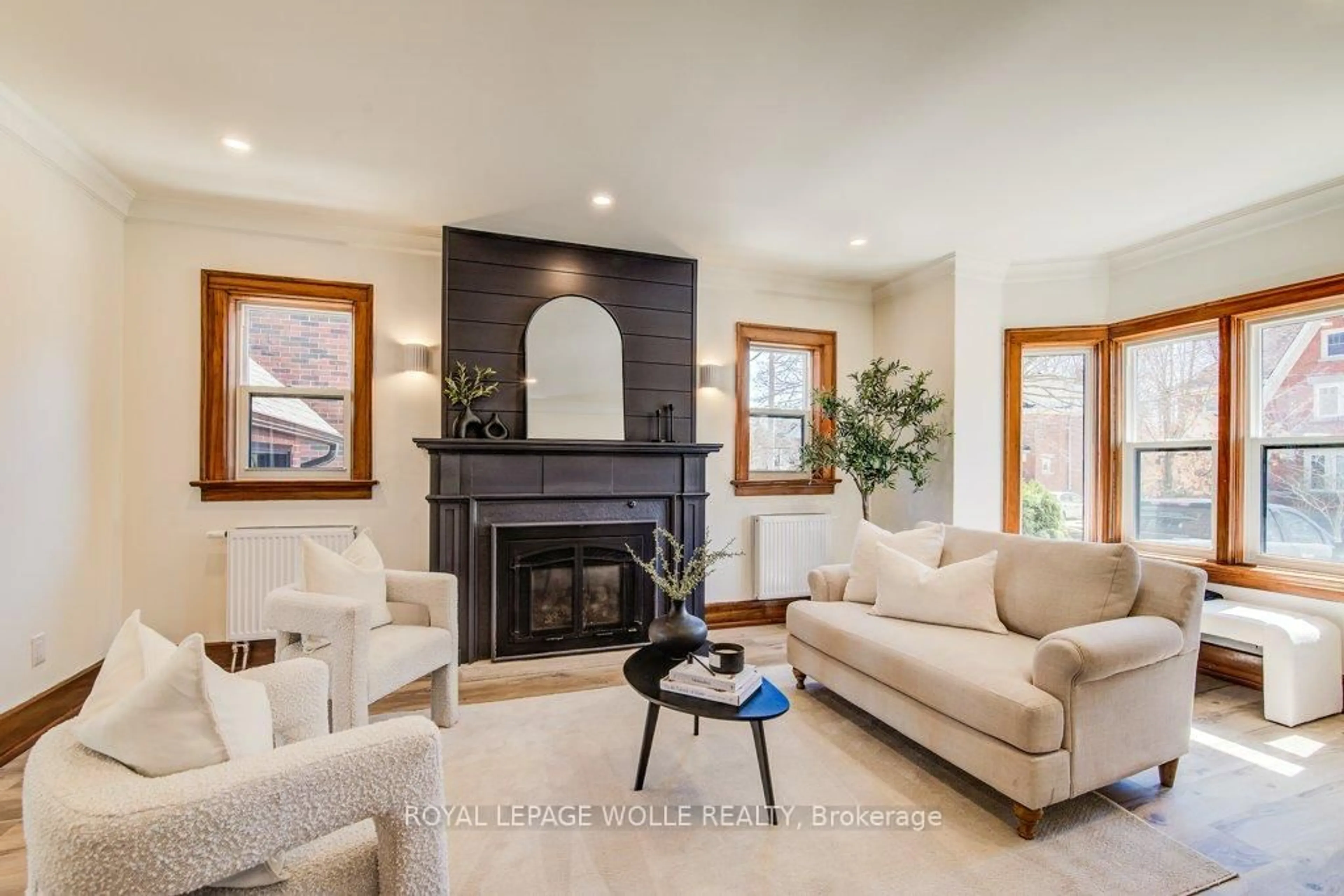 Living room with furniture, ceramic/tile floor for 34 Severn Ave, Kitchener Ontario N2M 2V2