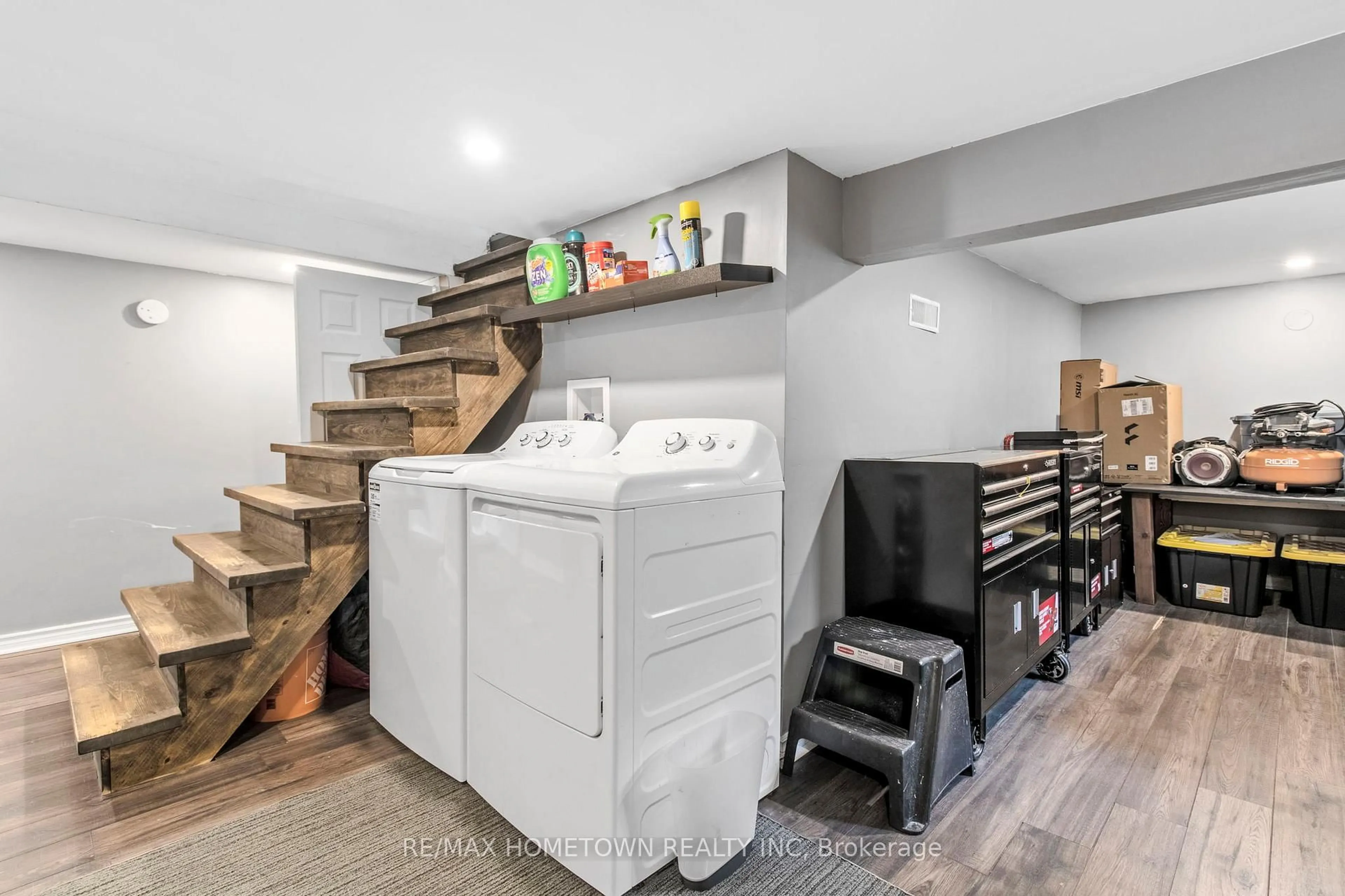 Laundry room for 84 Chaffey St, Brockville Ontario K6V 4L7