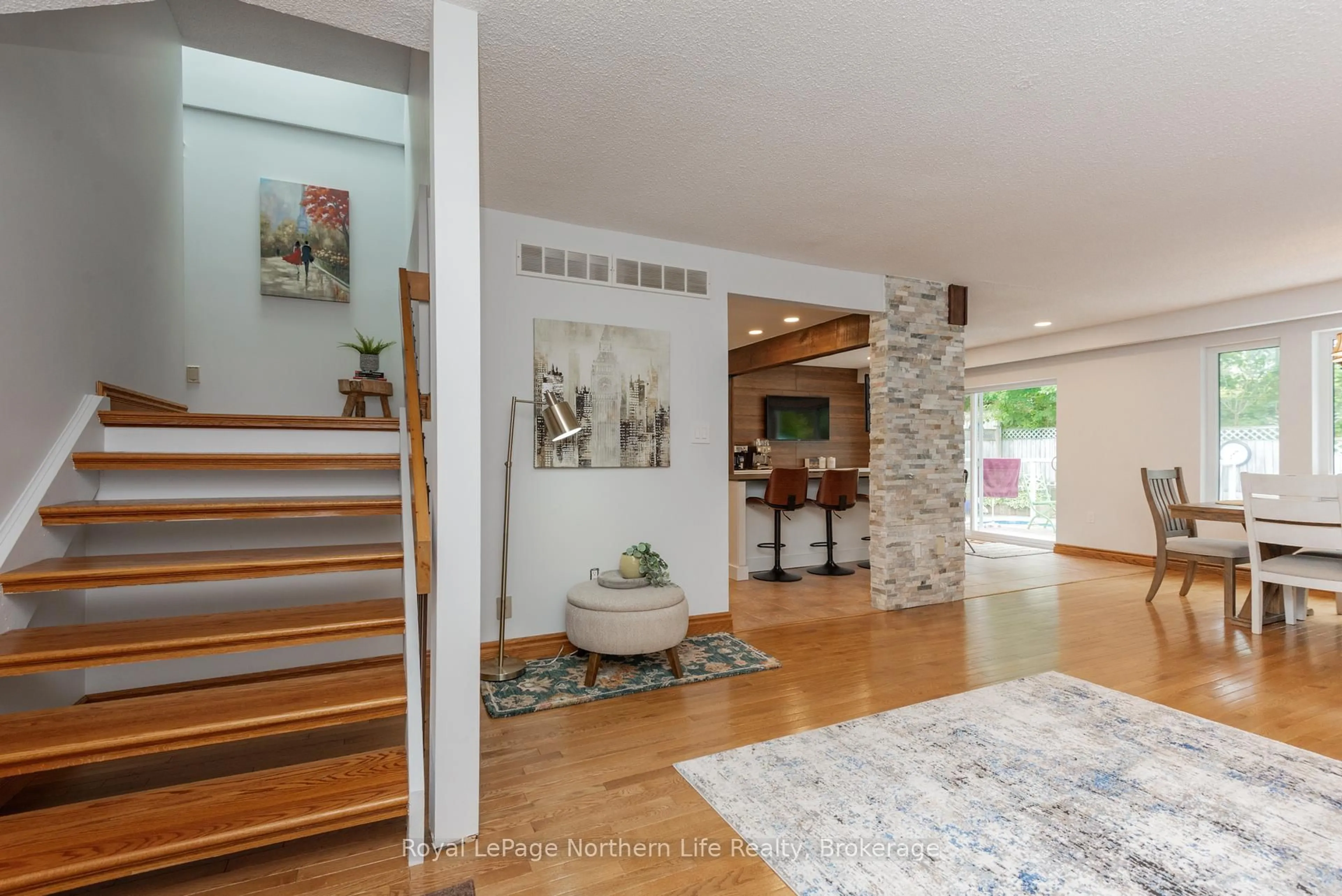 Indoor entryway for 102 Sable Cres, North Bay Ontario P1A 3X7