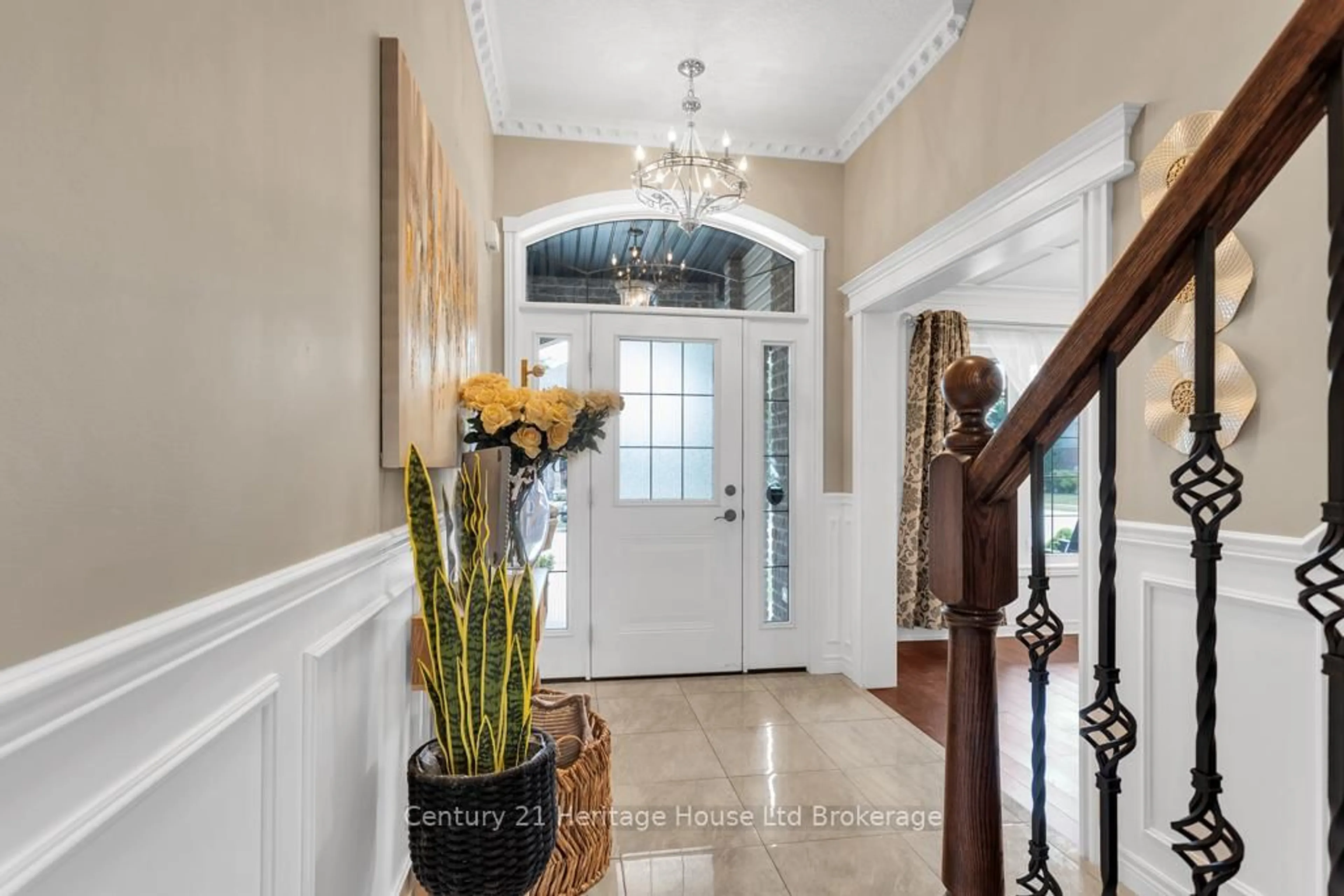 Indoor entryway for 717 Normandy Dr, Woodstock Ontario N4T 0C5