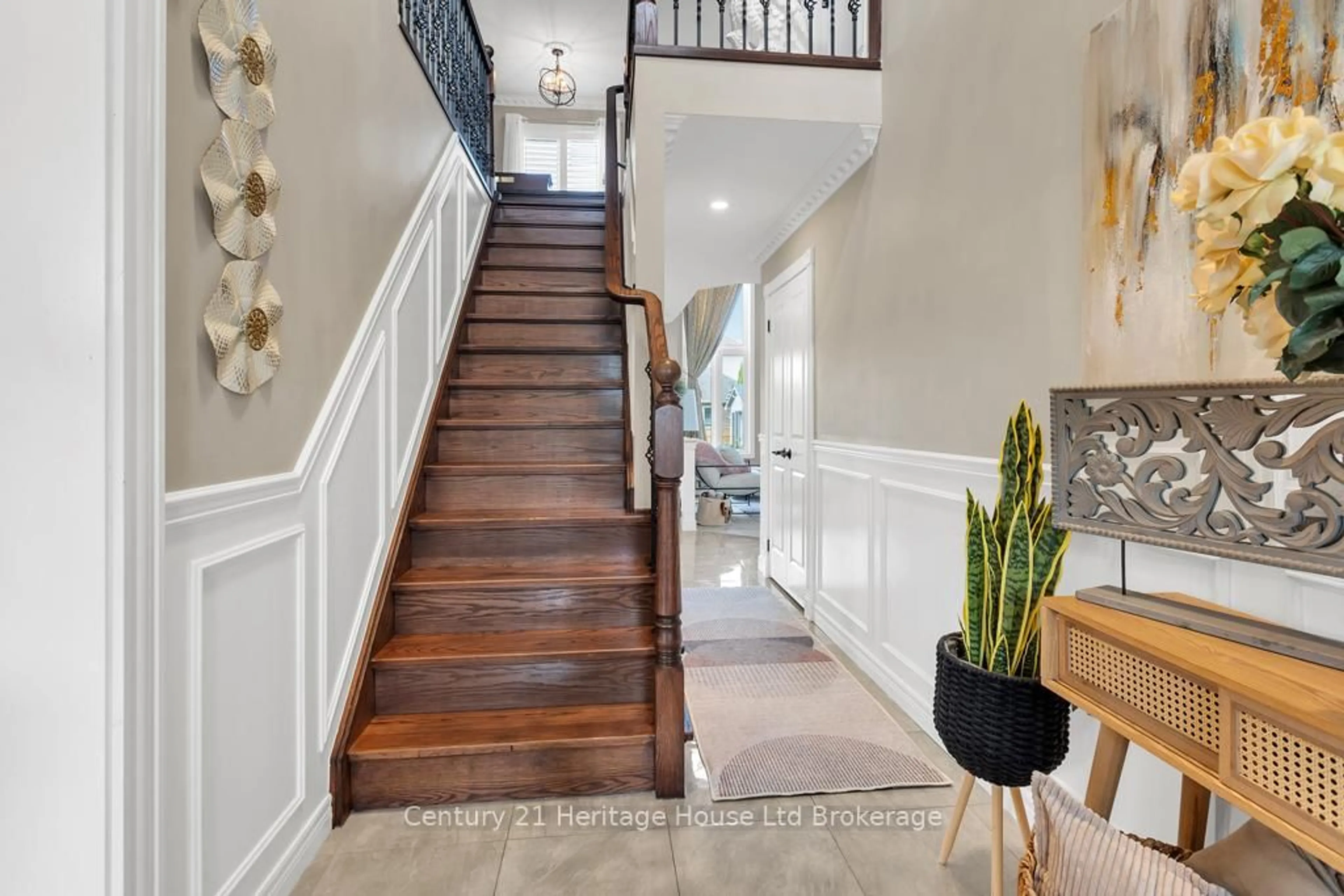 Indoor entryway for 717 Normandy Dr, Woodstock Ontario N4T 0C5