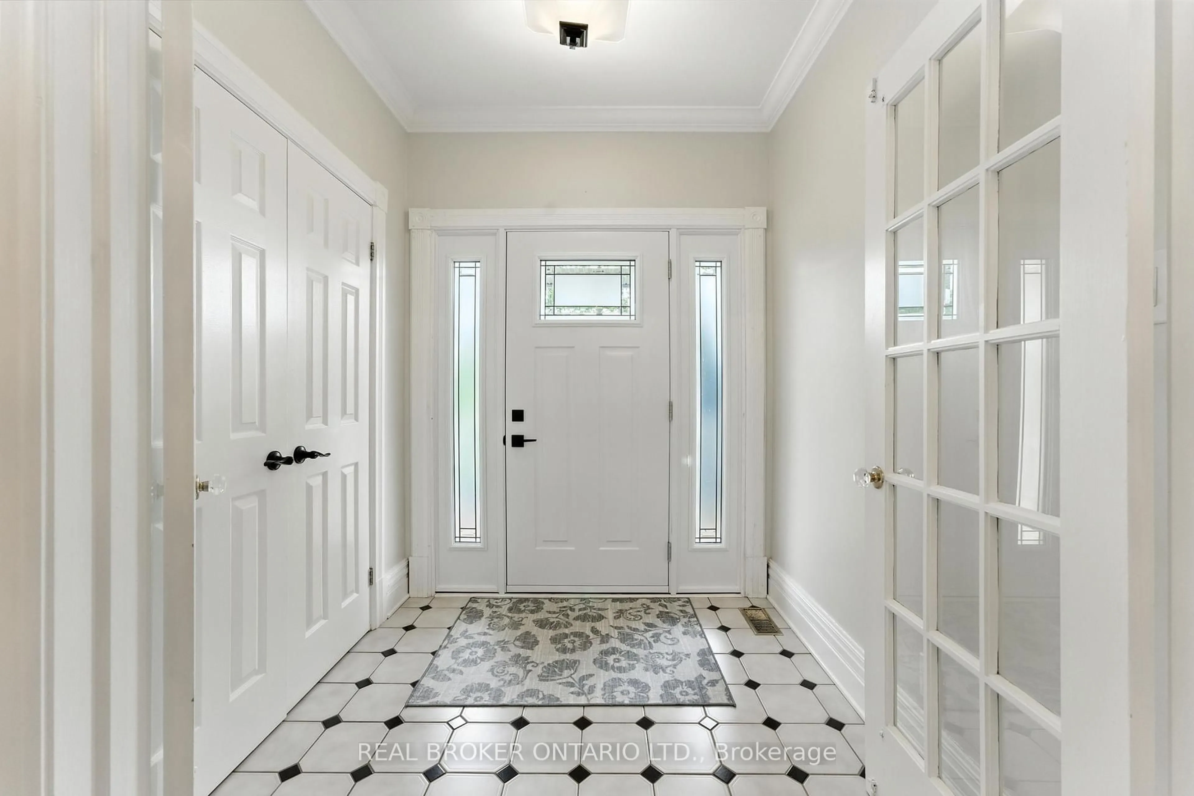 Indoor entryway for 2410 Concession Rd, North Grenville Ontario K0G 1J0