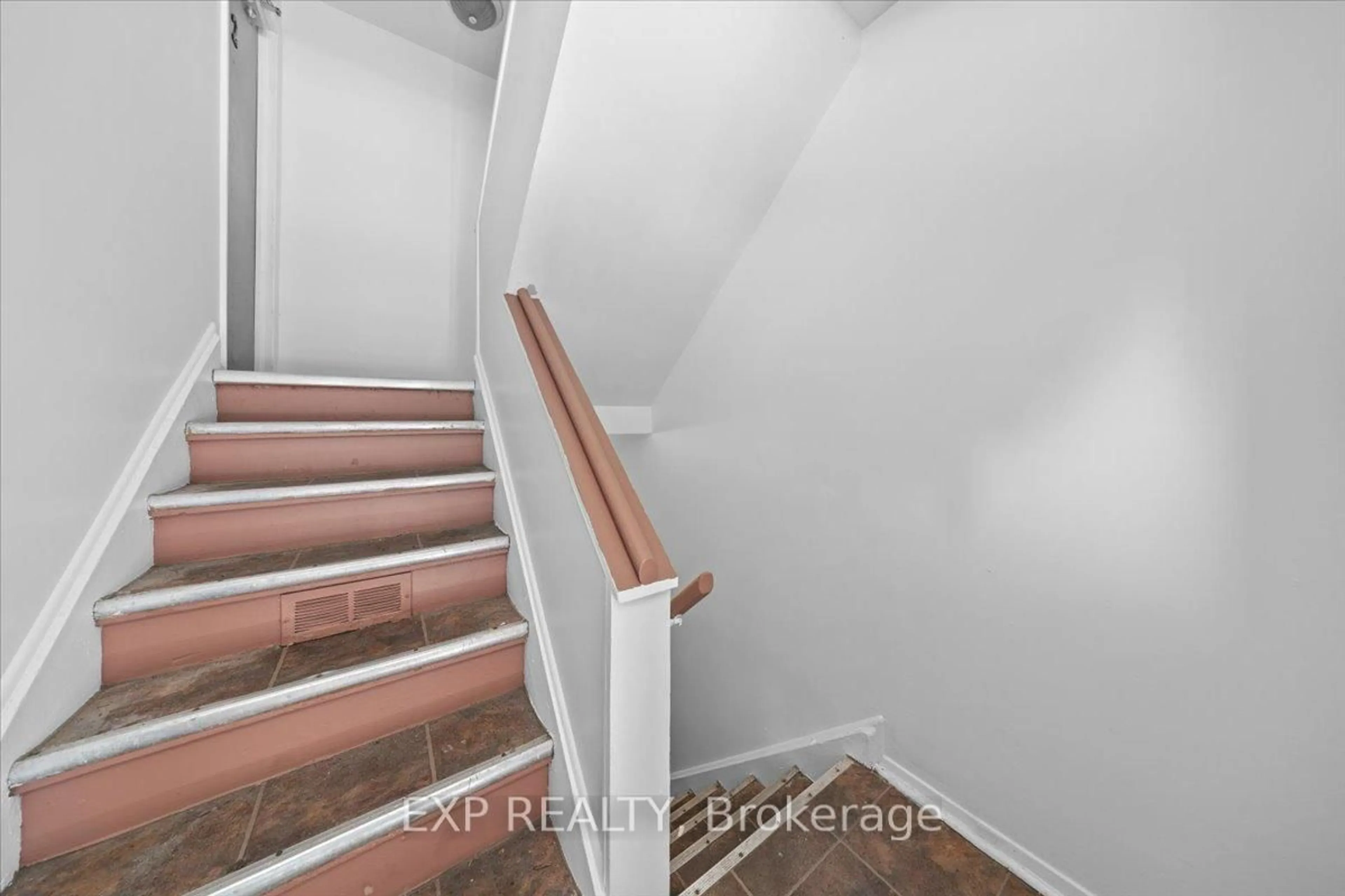 Stairs for 124 Lebrun St, Ottawa Ontario K1L 5C9