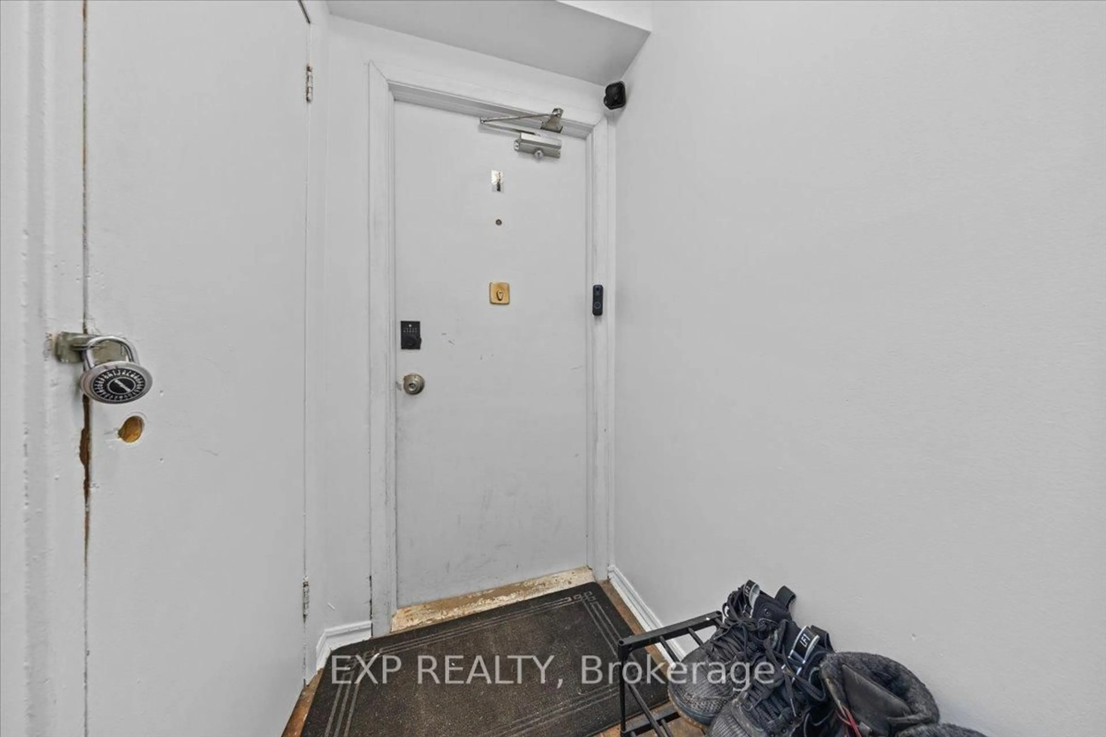 A pic of a room for 124 Lebrun St, Ottawa Ontario K1L 5C9