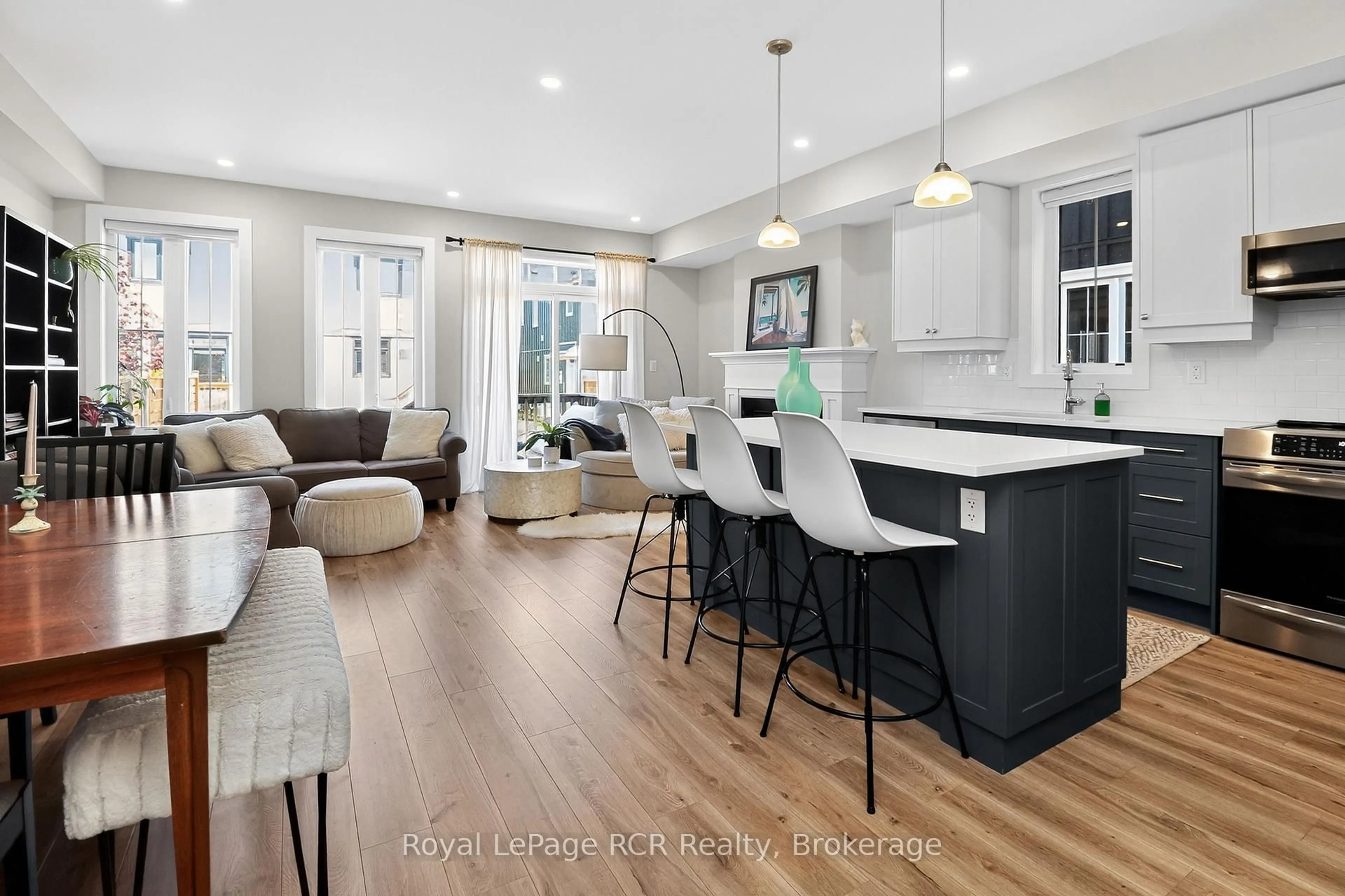 Open concept kitchen, unknown for 130 Courtland St, Blue Mountains Ontario L9Y 5L8