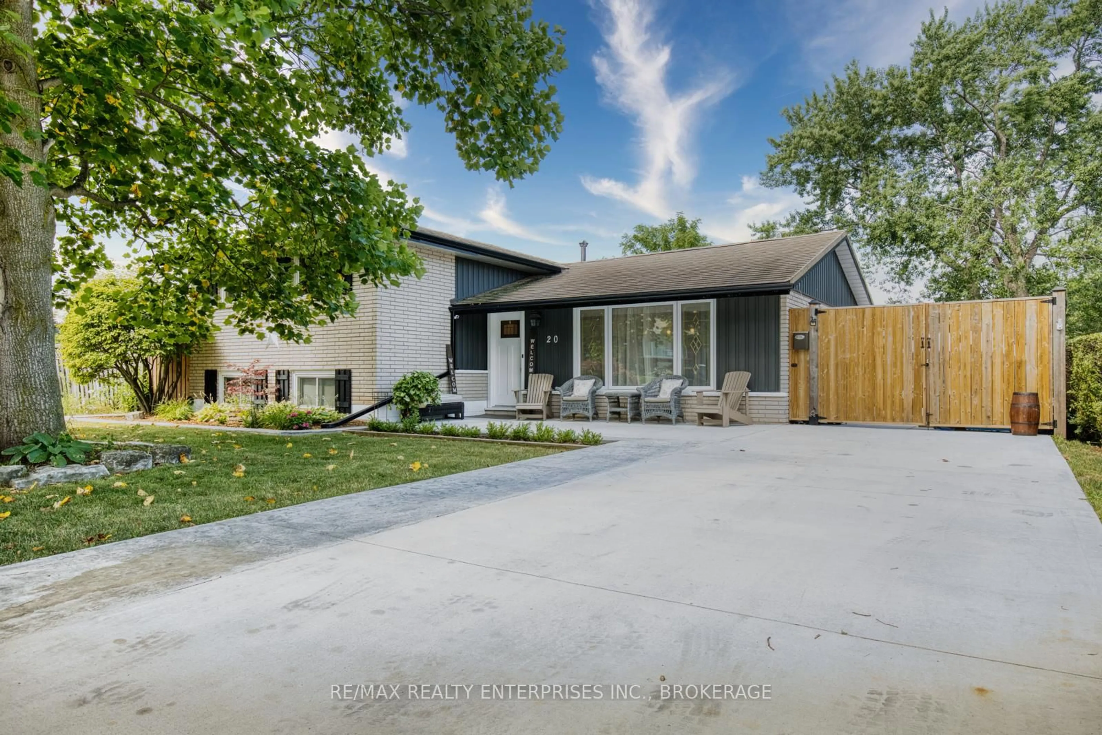 Unknown for 20 Karen Cres, Grimsby Ontario L3M 2E4