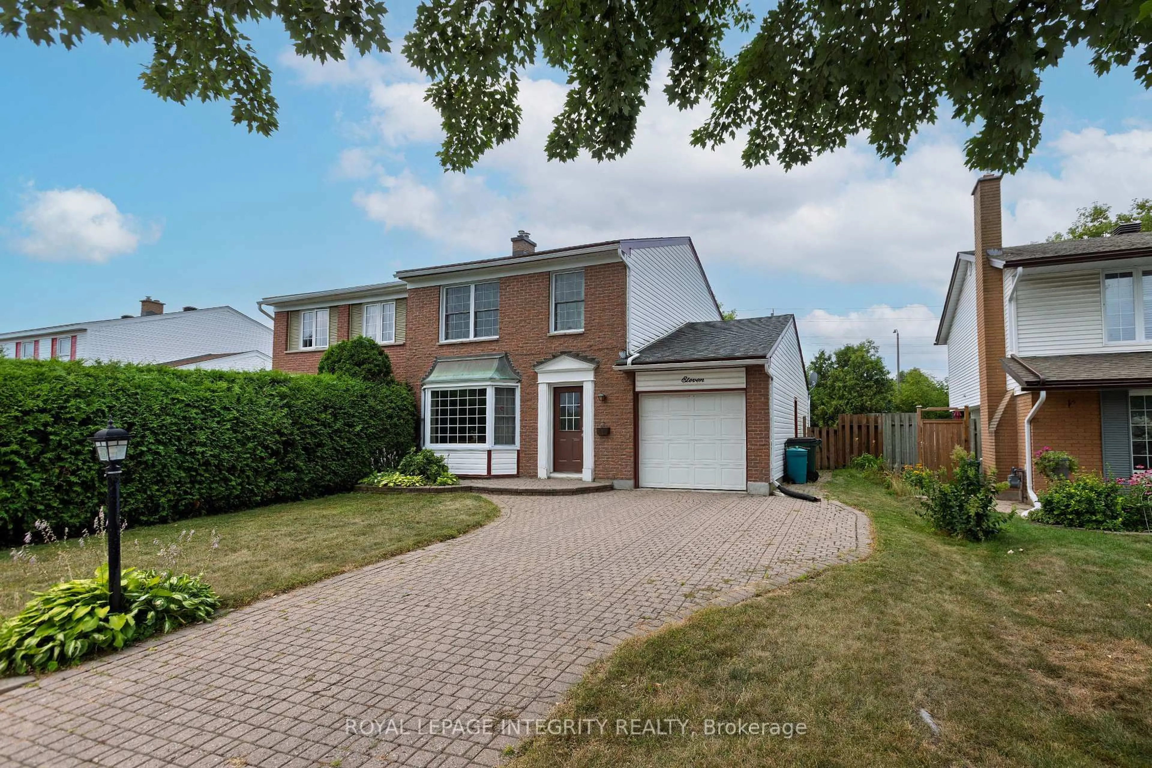 A pic from outside/outdoor area/front of a property/back of a property/a pic from drone, street for 11 Higgins Rd, Ottawa Ontario K2G 0R3