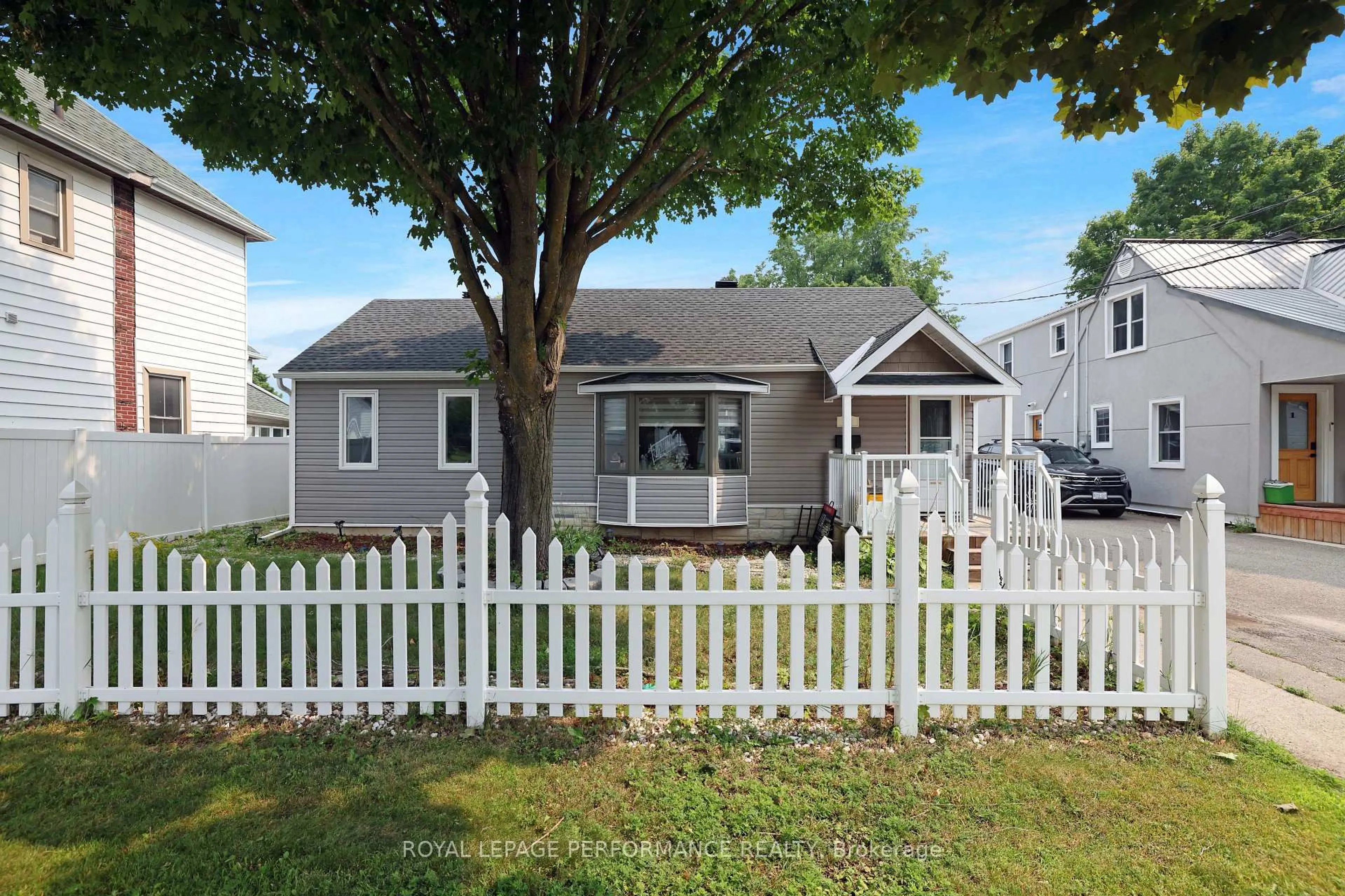 Unknown for 63 Wilson St, Perth Ontario K7H 1M2