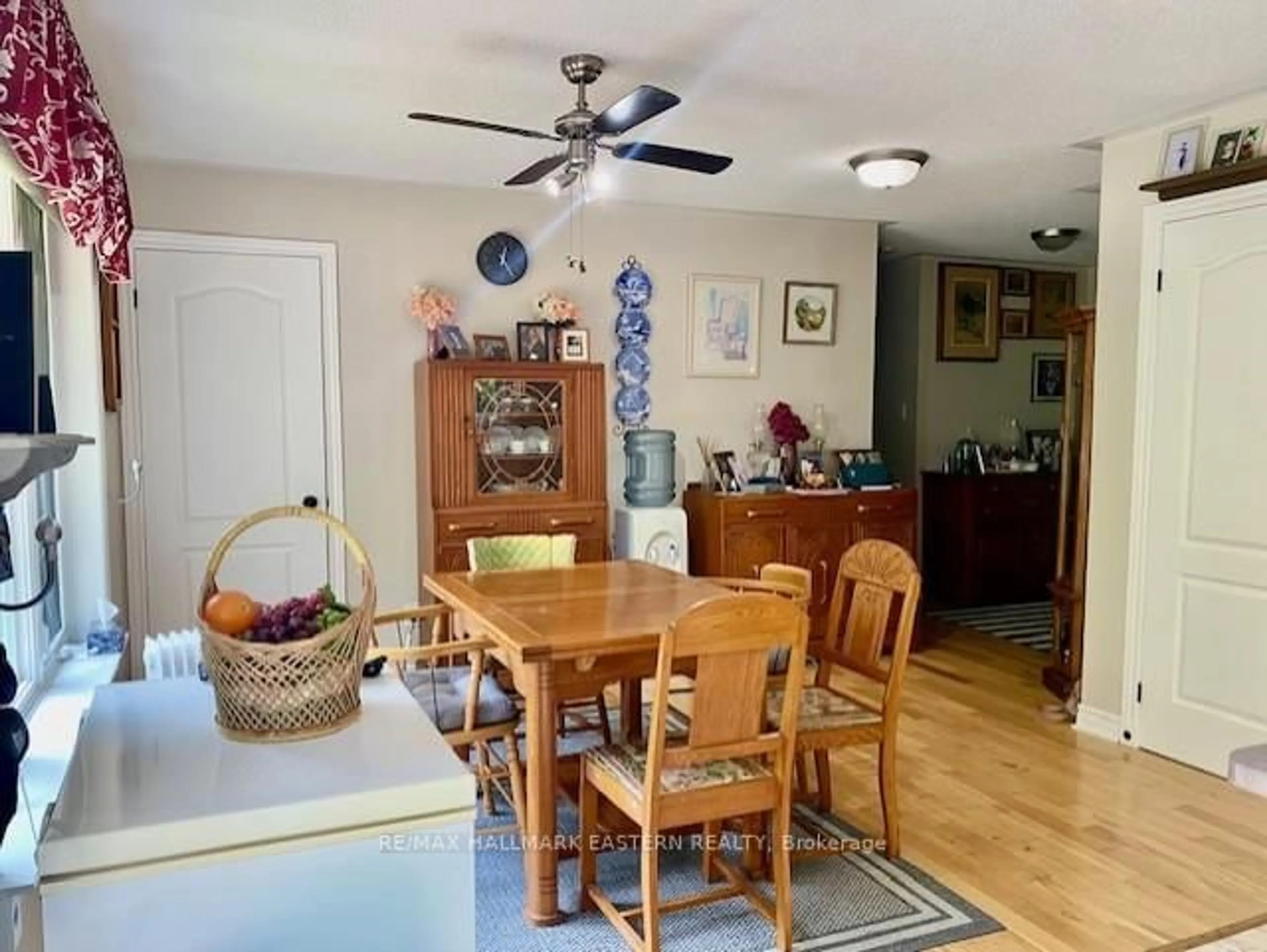 Dining room, wood/laminate floor for 39 Buckhorn Narrows Rd, Trent Lakes Ontario K0L 1J0